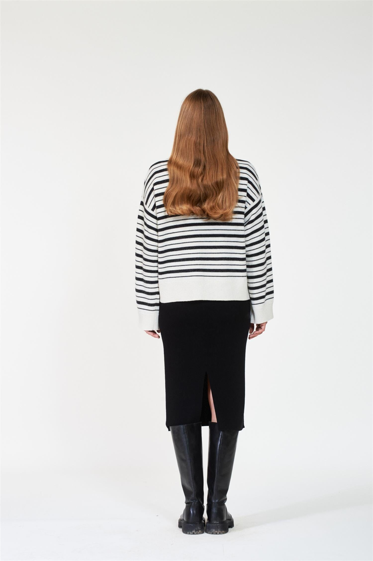 ArnieSays: ZELY Stripe Offwhite/Charcoal Genser