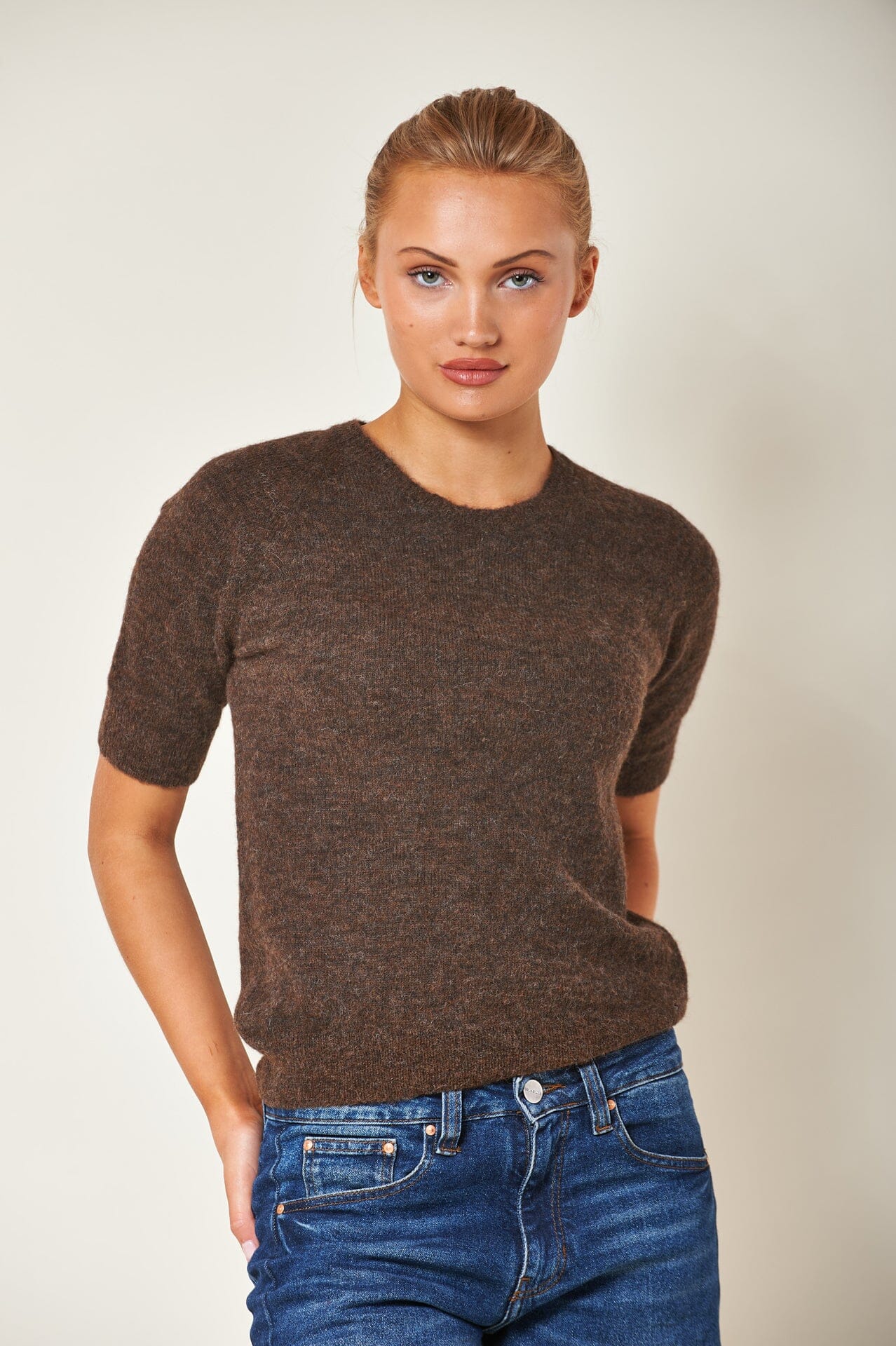 ArnieSays: Georgina Dk Brown Genser