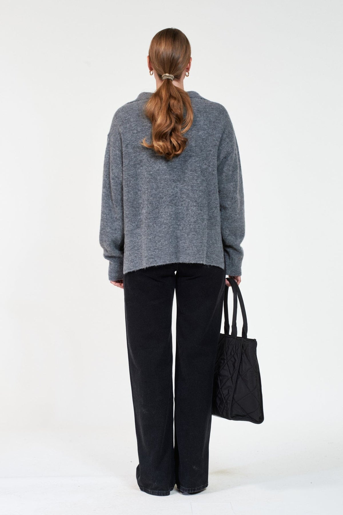 ArnieSays: LOWRY Dk Grey Melange Genser