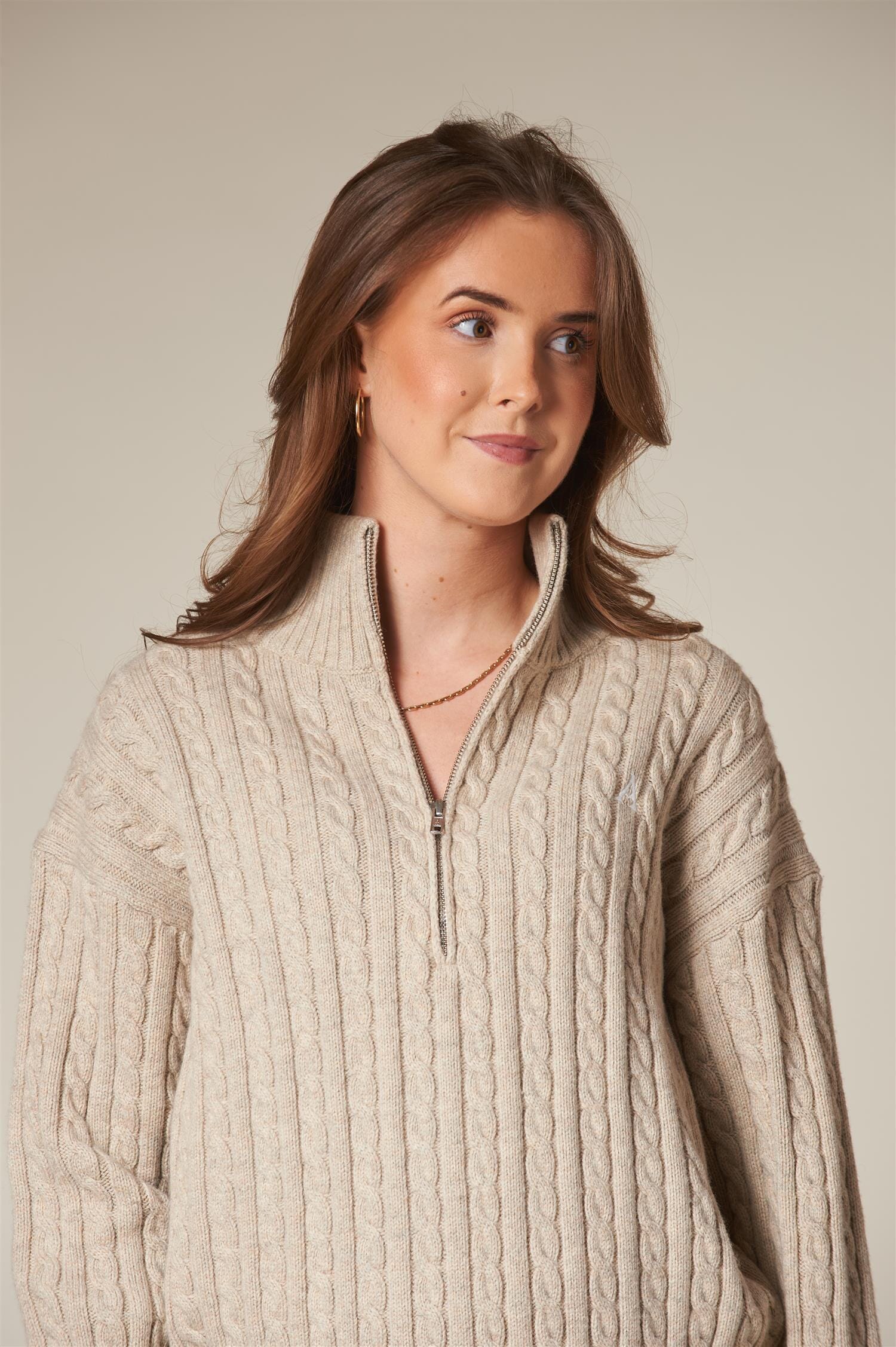 ArnieSays: MADELYN Cable Lt Beige Melange Genser