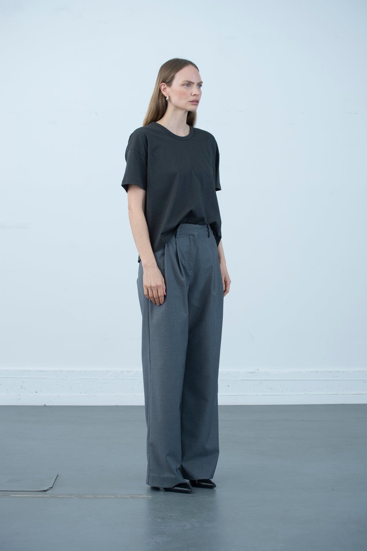 ArnieSays: Reeve Drapey Dk Grey Bukse