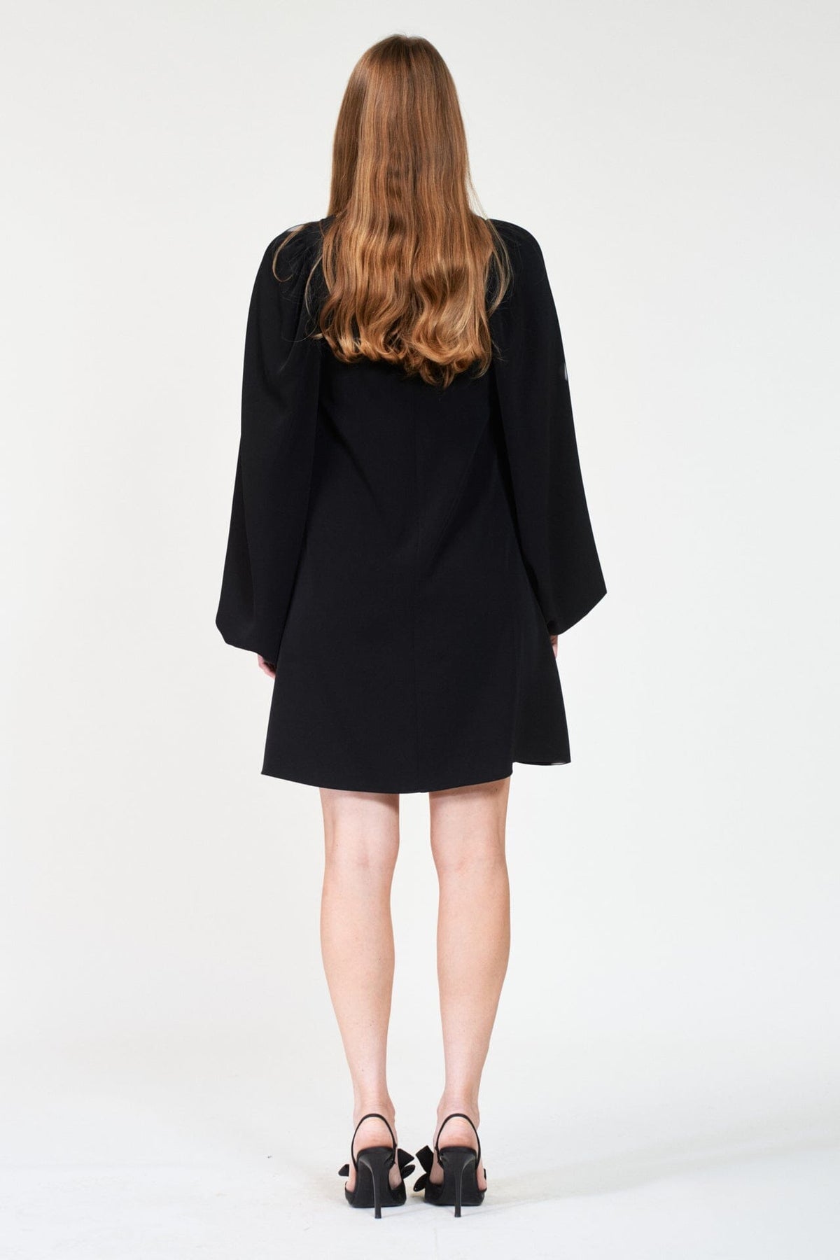 ArnieSays: VALERIA Crepe Black Kjole