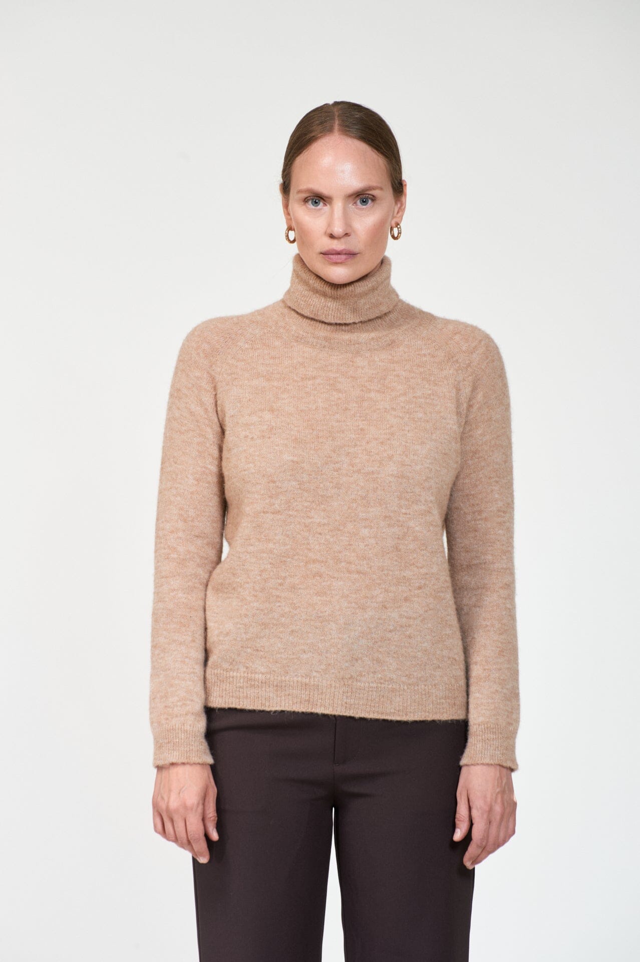ArnieSays: MIA Beige Melange Genser