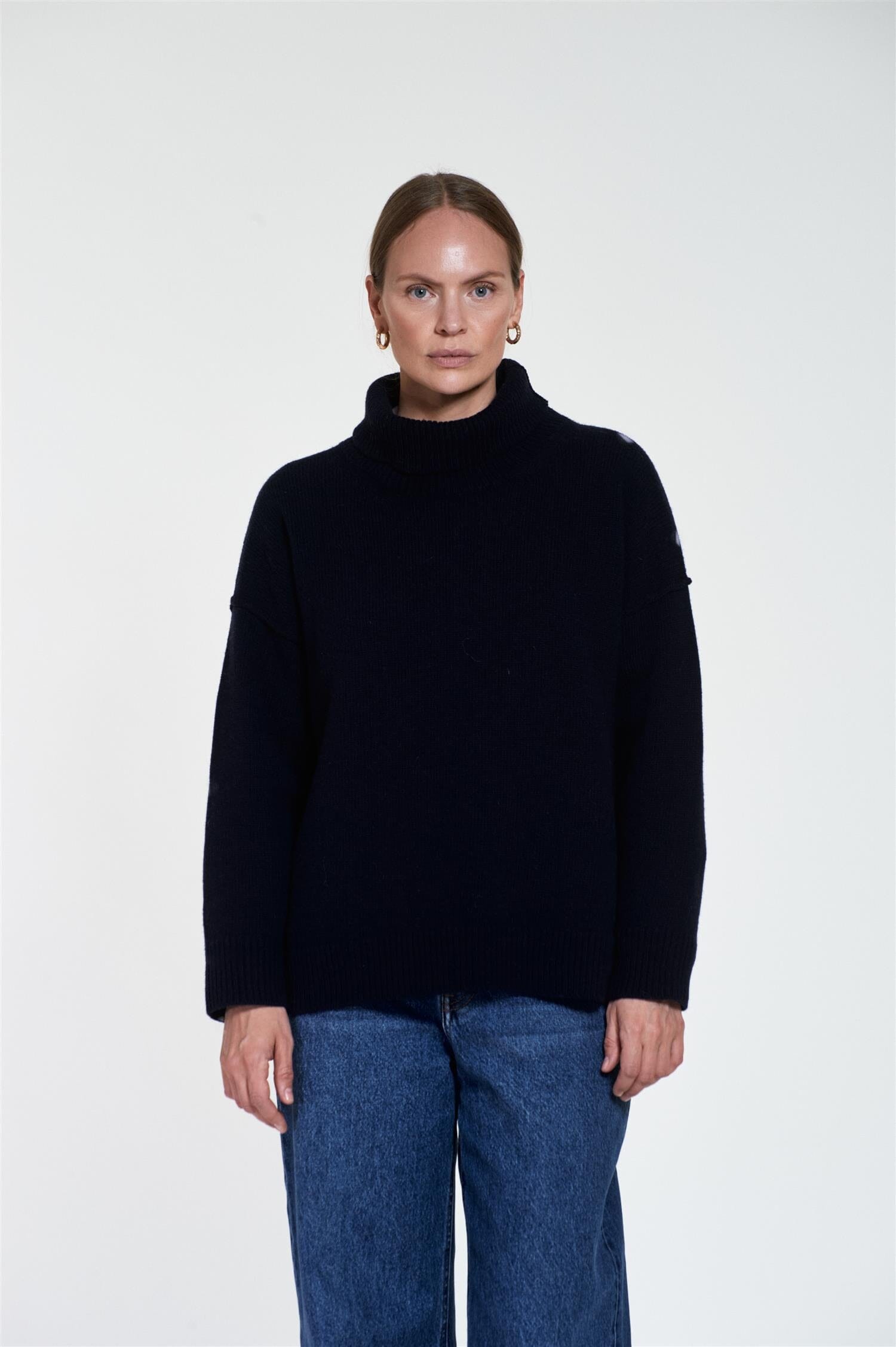 ArnieSays: CECE Dk Navy Genser