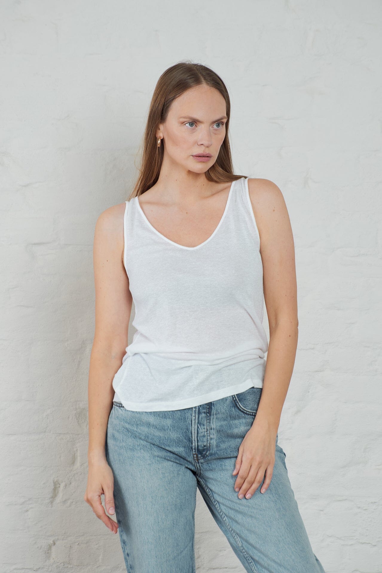 ArnieSays: Jasmien Linen White T-shirt