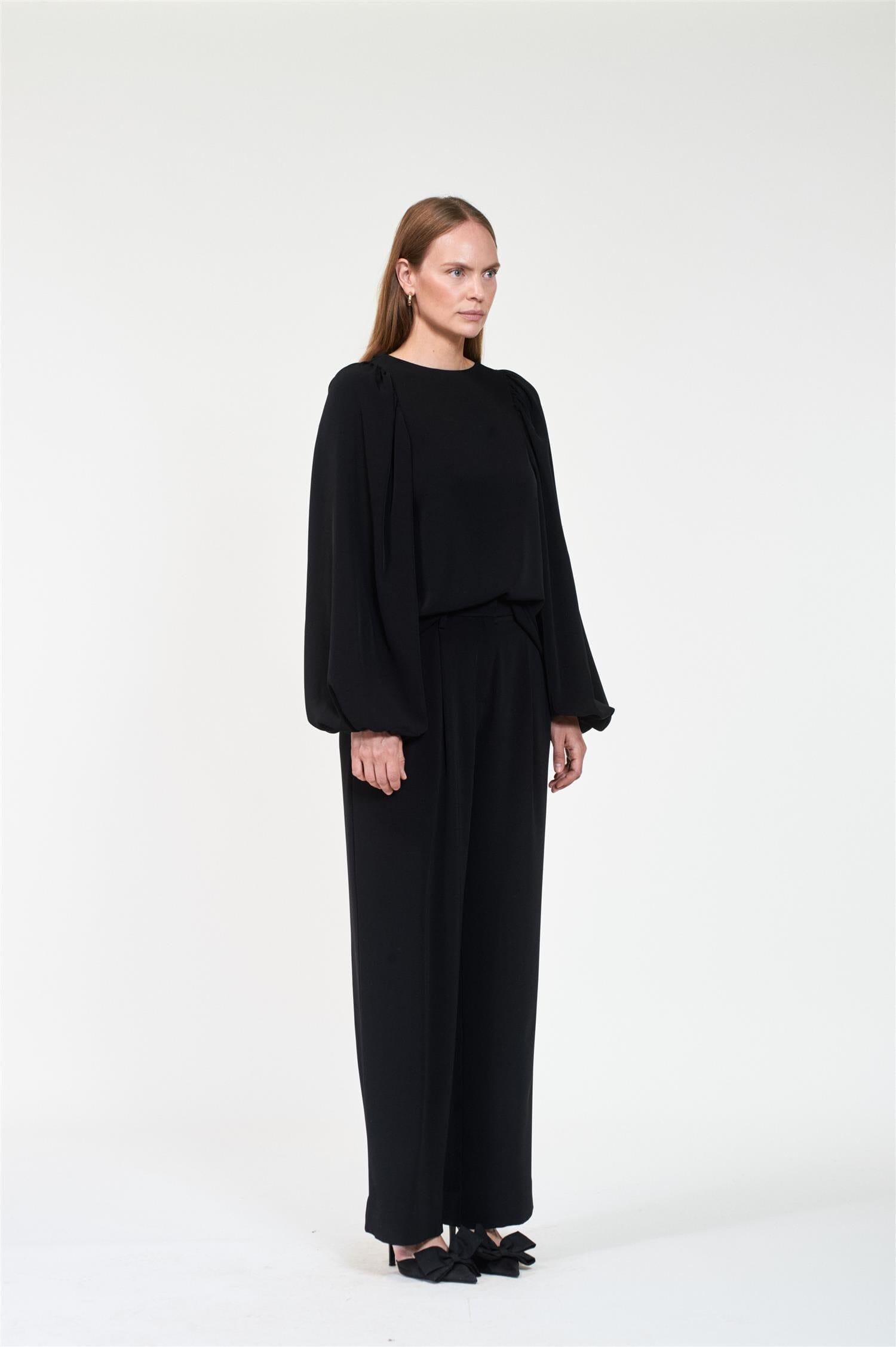 ArnieSays: ASHI Crepe Black Topp