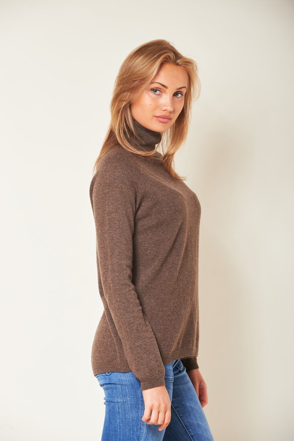ArnieSays: Alaia Brown Genser
