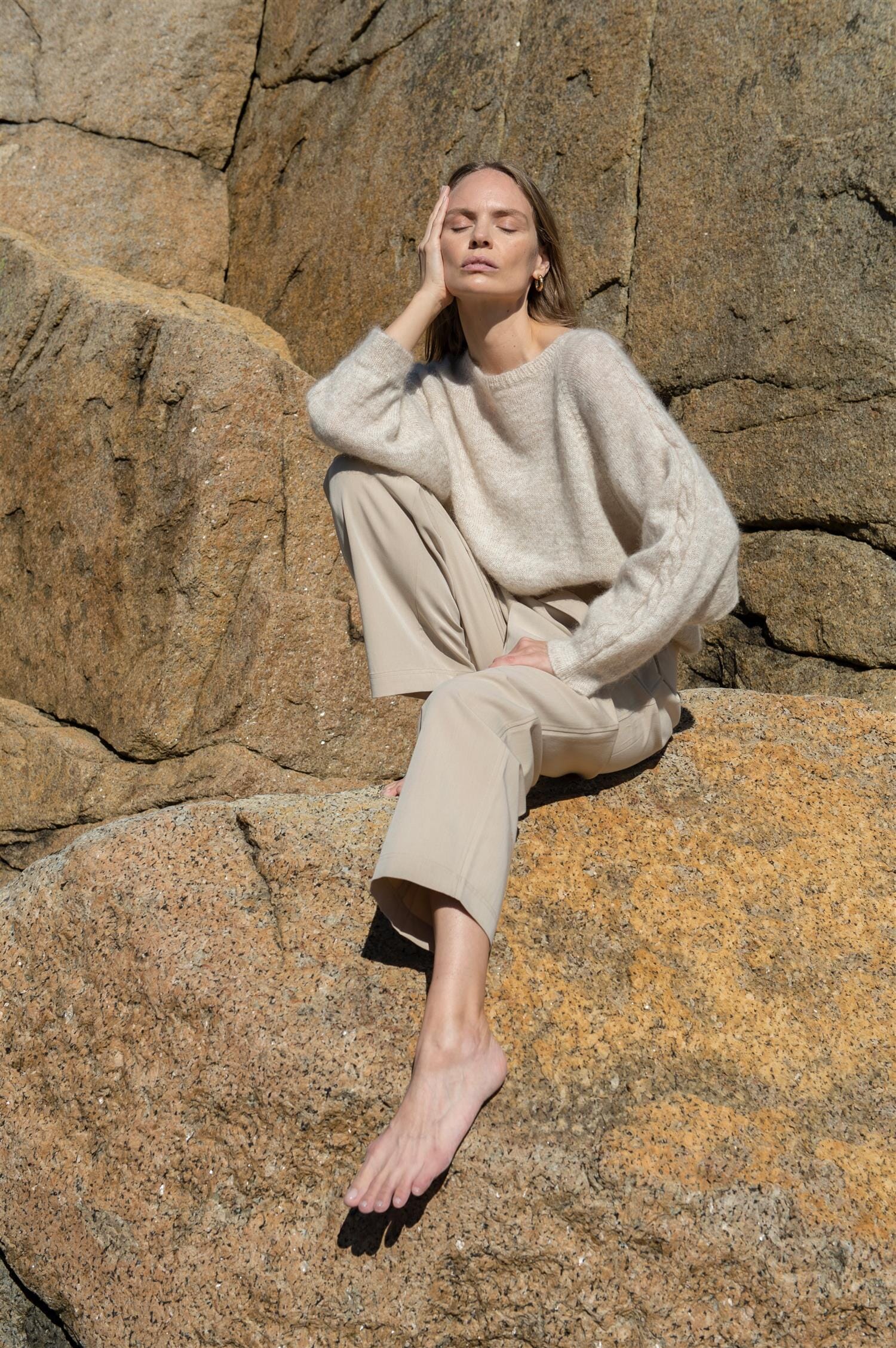 ArnieSays: Corin Drapey Beige Bukse