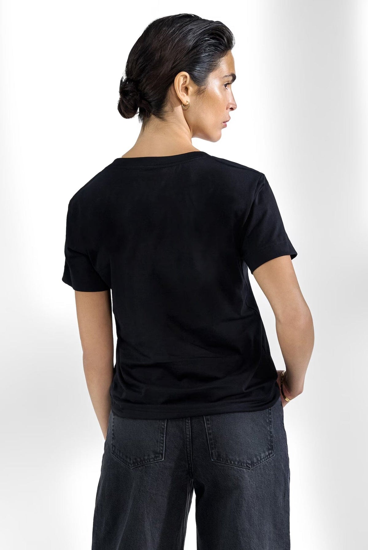 Bread and Boxers V-Neck Regular Black T-shirt
