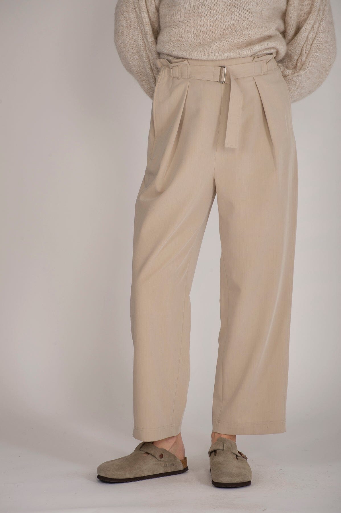 ArnieSays: Corin Drapey Beige Bukse