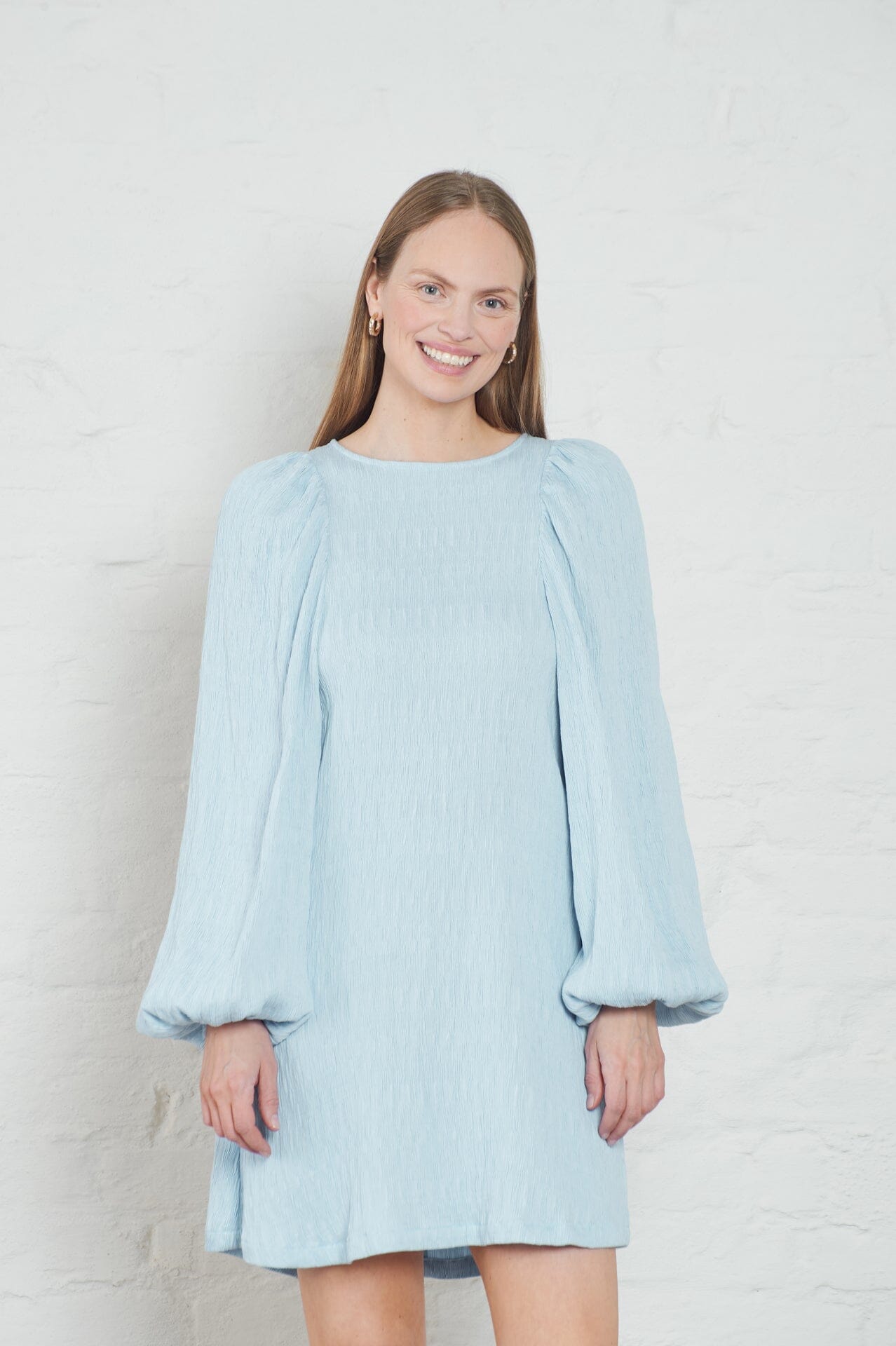 ArnieSays: Valeria Crinkled Lt Blue Kjole
