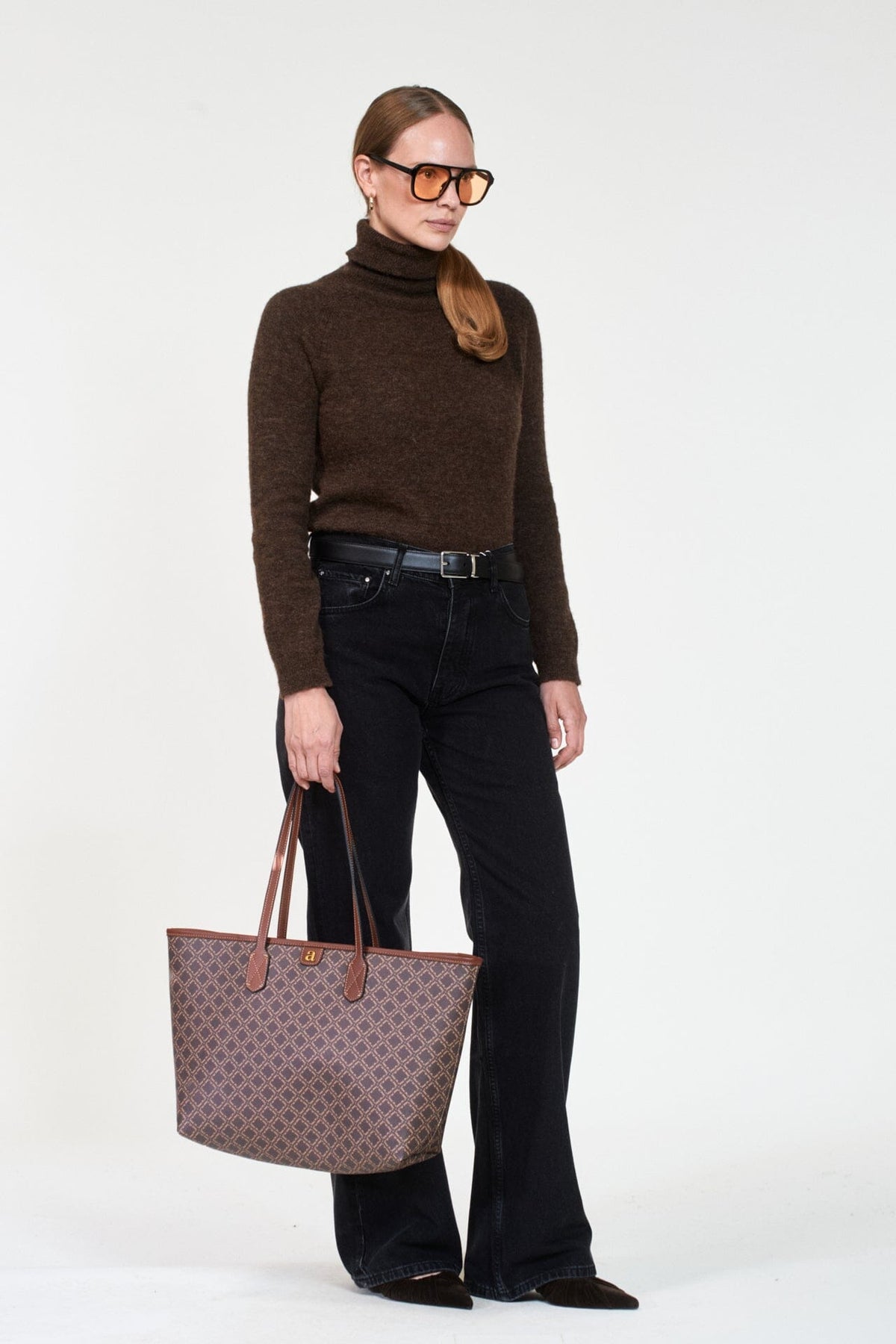 ArnieSays: MIA Dk Brown Genser