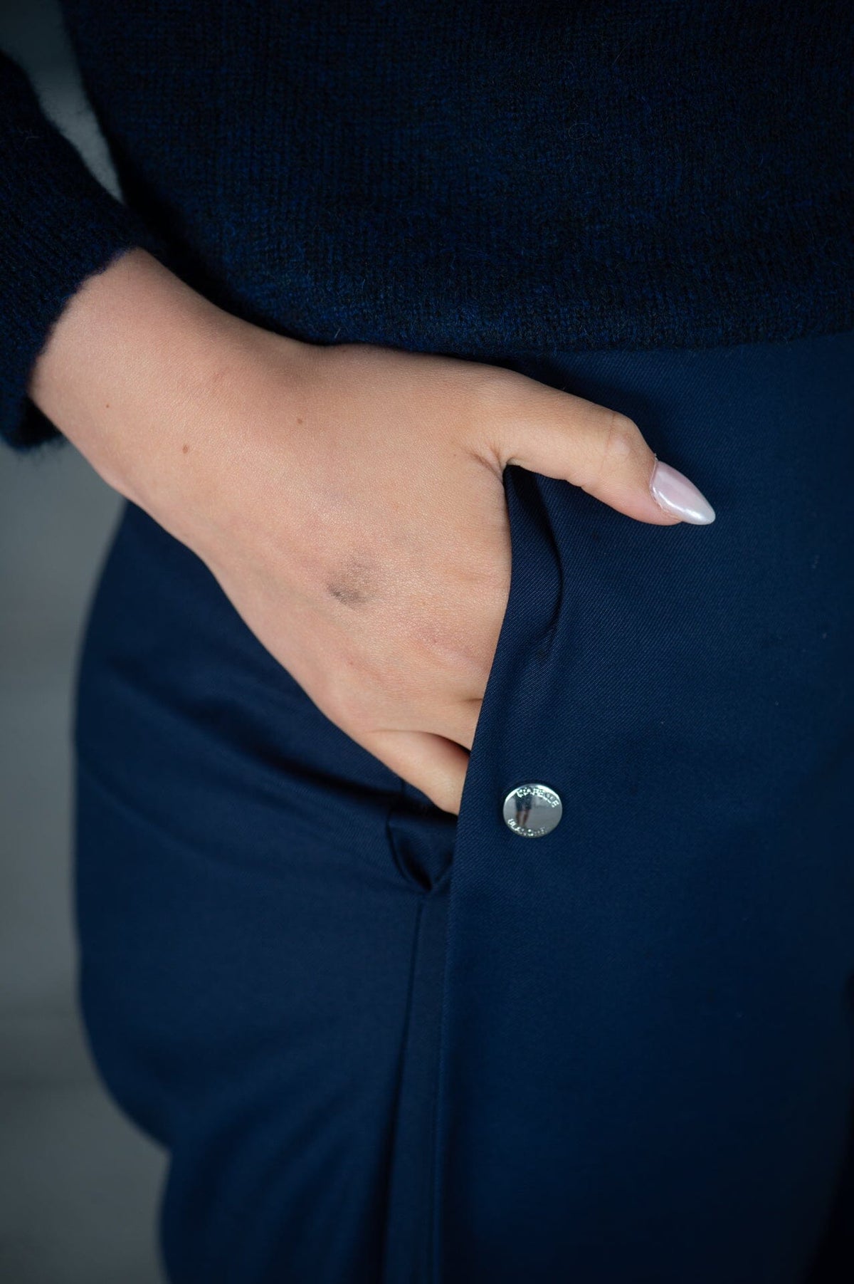 Isabelle Blanche MEN'S TROUSERS WITH POCKET PLEAT DETAIL Blue Navy Bukse