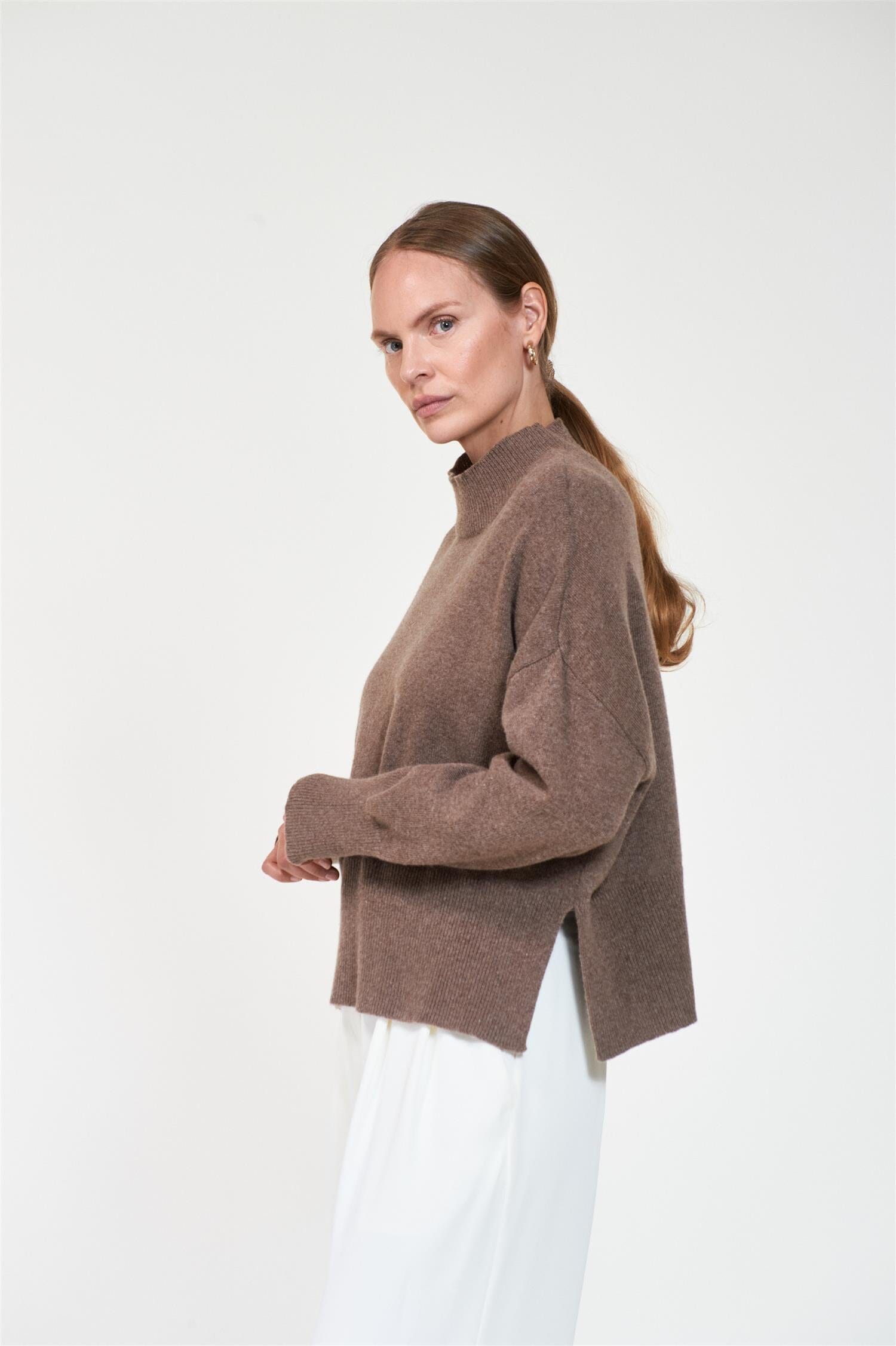 ArnieSays: Mandy Brown Melange Genser
