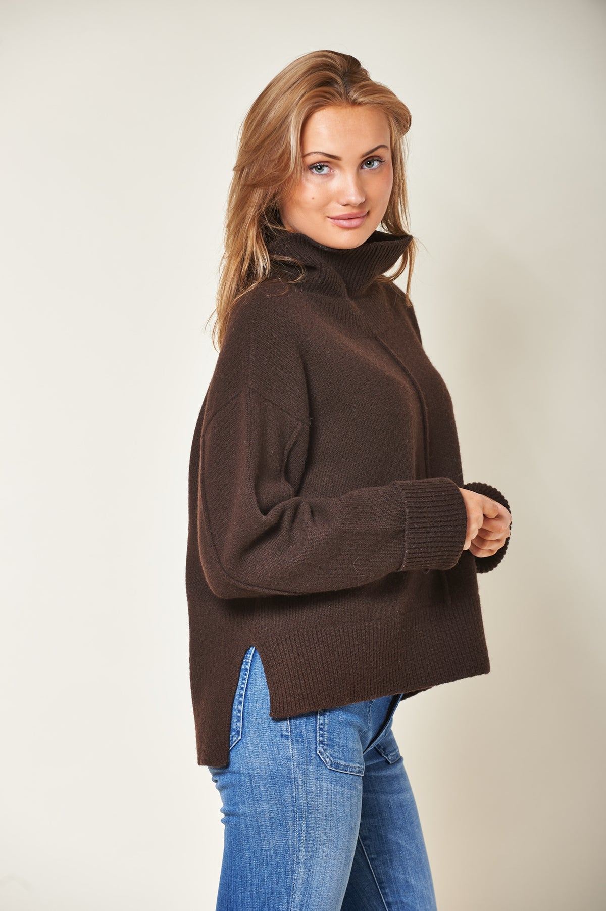 Eyre Dk Brown