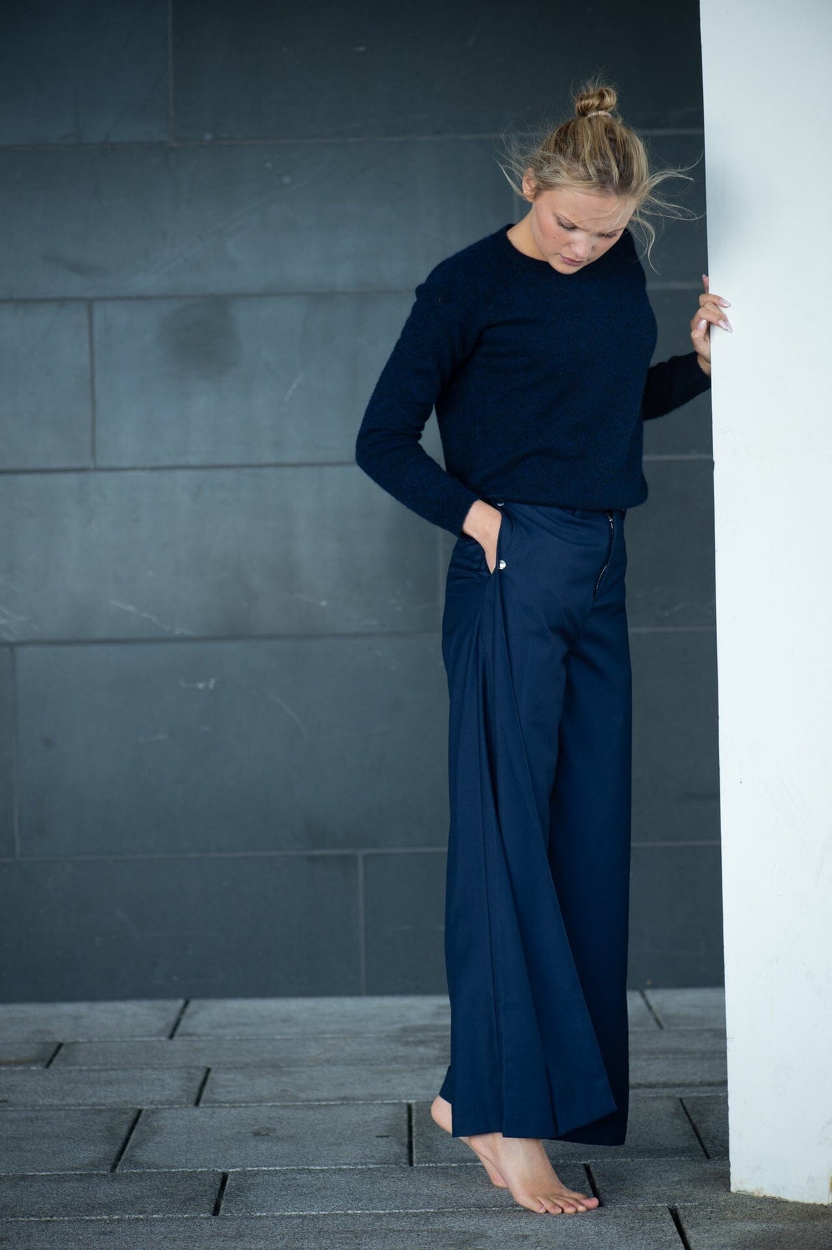 Isabelle Blanche MEN'S TROUSERS WITH POCKET PLEAT DETAIL Blue Navy Bukse