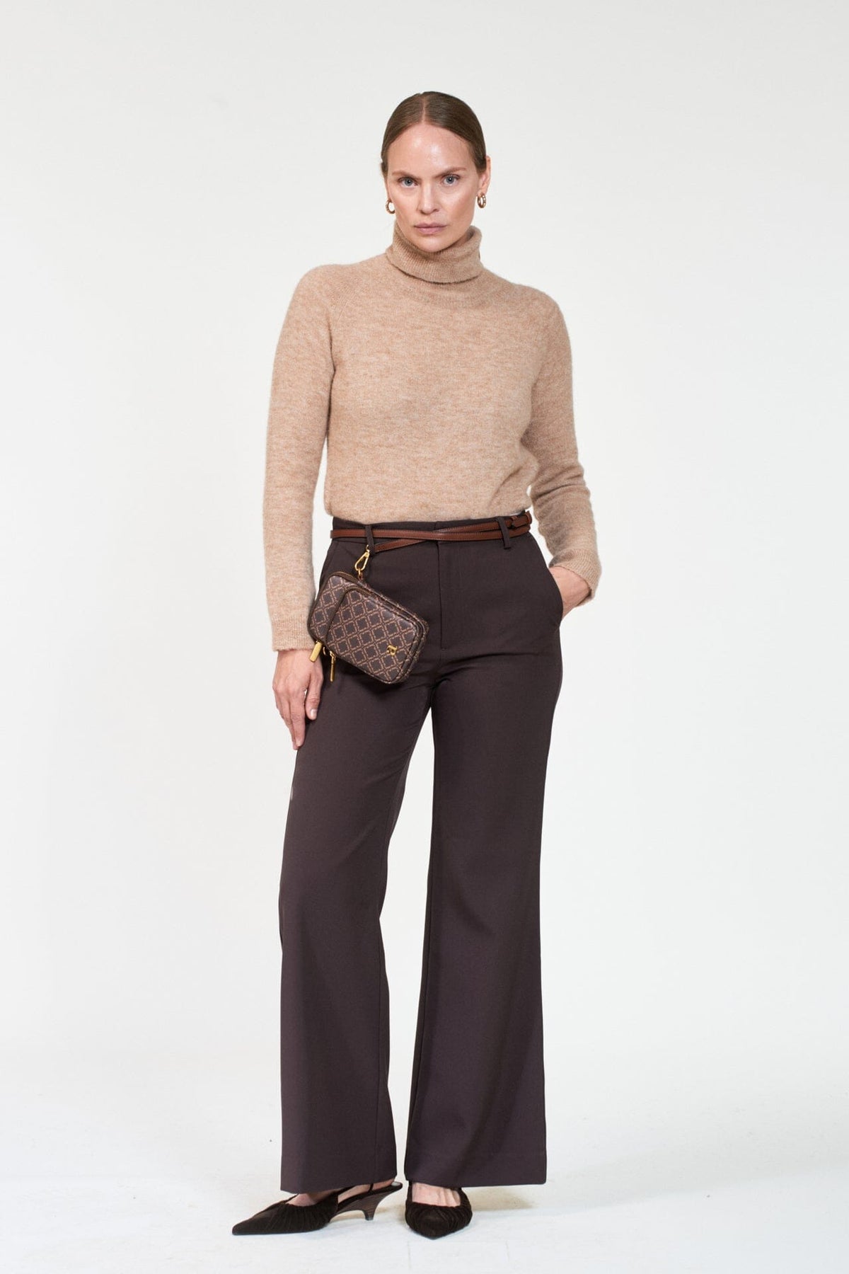 ArnieSays: MIA Beige Melange Genser