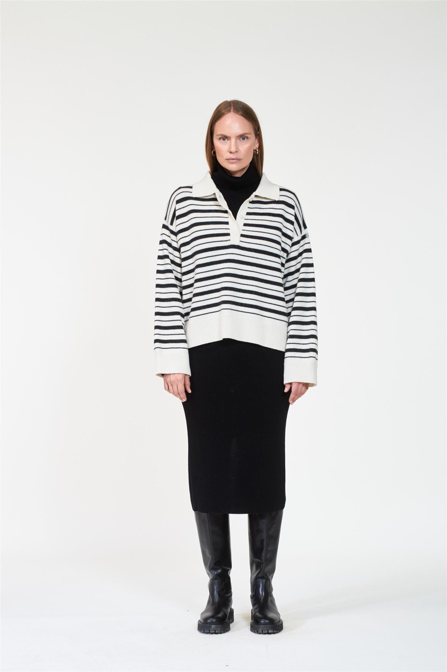 ArnieSays: ZELY Stripe Offwhite/Charcoal Genser