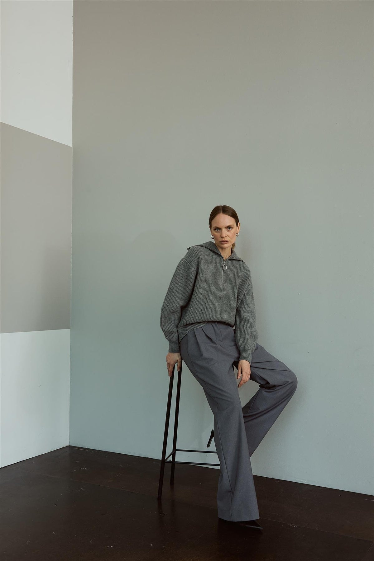 ArnieSays: Reeve Drapey Dk Grey Bukse