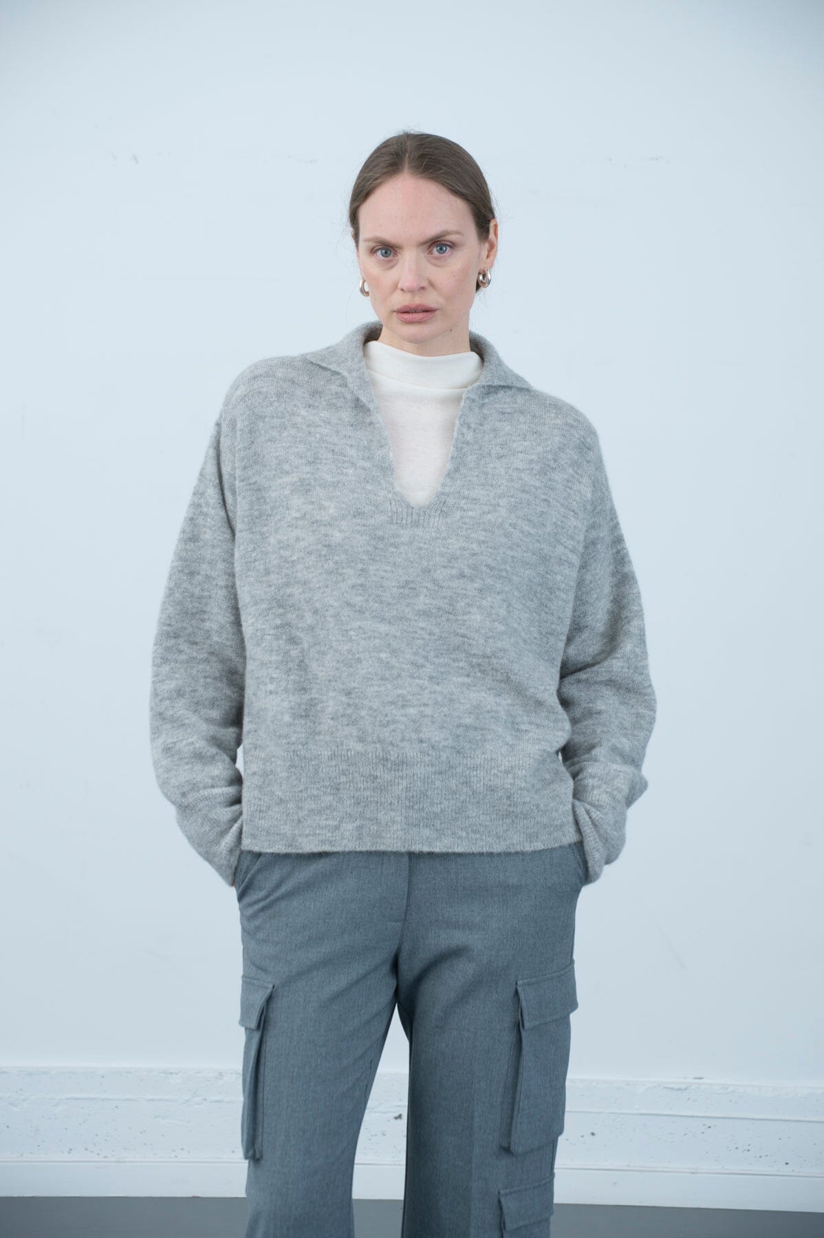 ArnieSays: Lowry Lt Grey Melange Genser