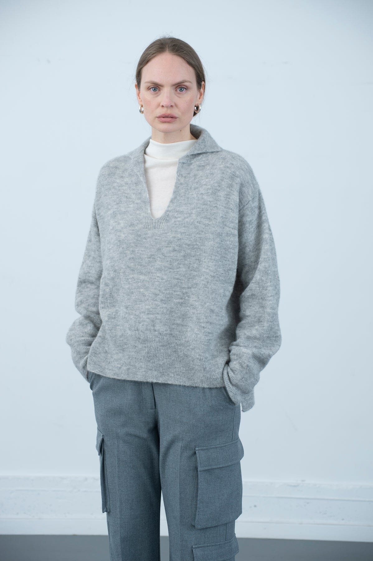 ArnieSays: Lowry Lt Grey Melange Genser