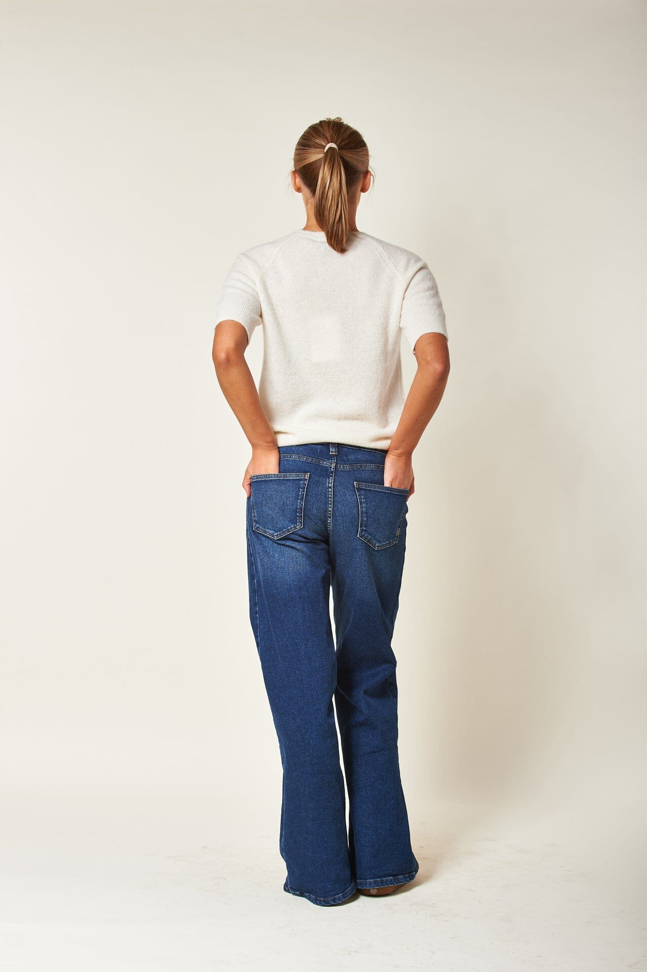 ArnieSays: Georgina Offwhite Genser