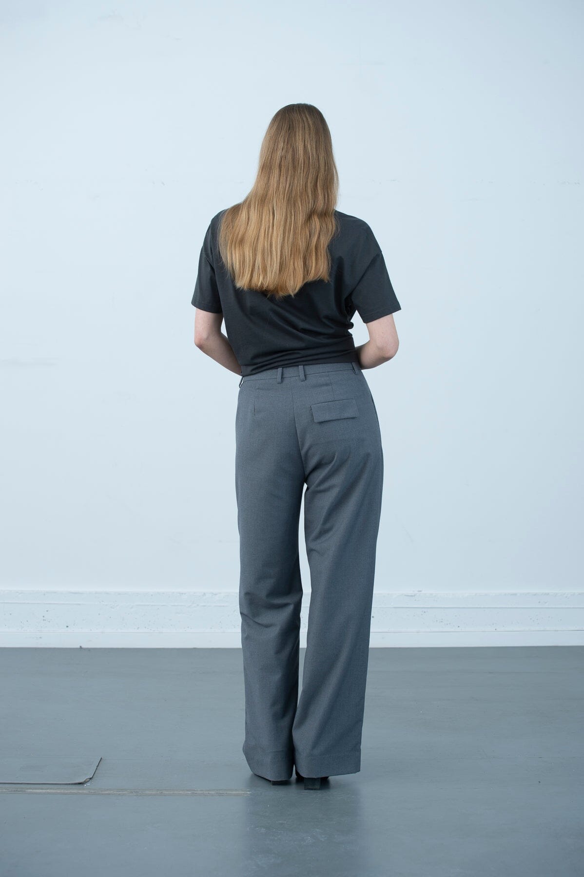 ArnieSays: Reeve Drapey Dk Grey Bukse