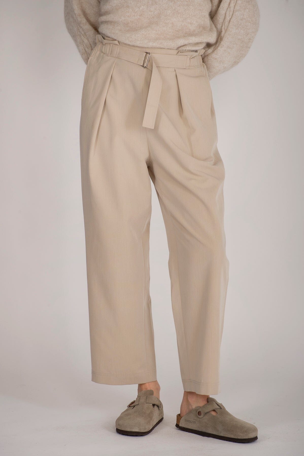 ArnieSays: Corin Drapey Beige Bukse