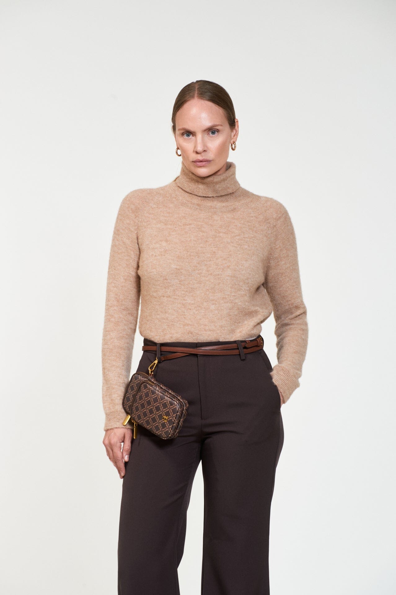 ArnieSays: MIA Beige Melange Genser