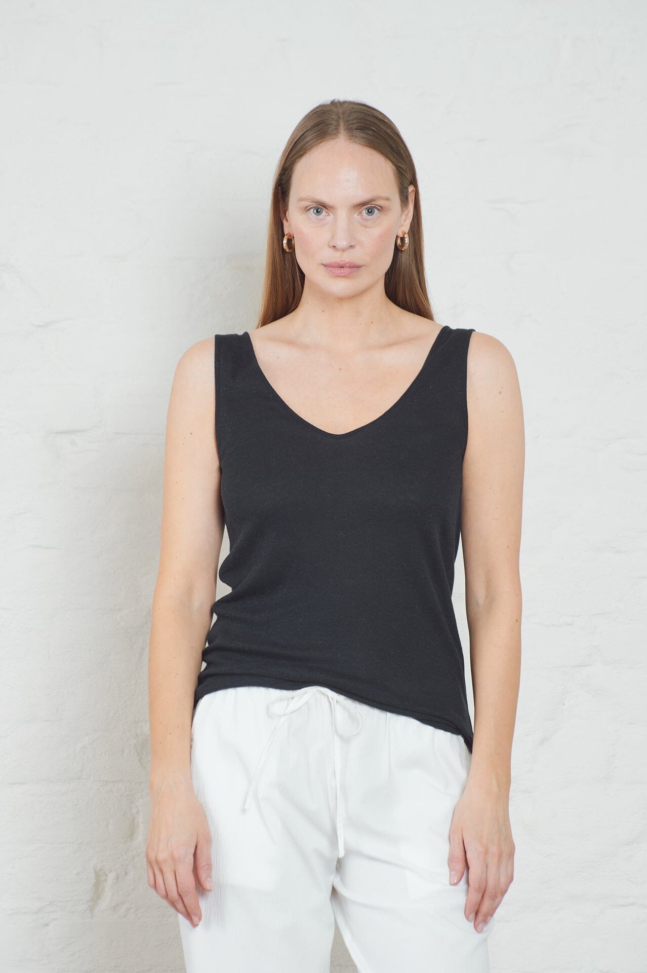 ArnieSays: Jasmien Linen Black T-shirt