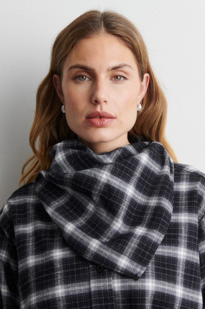 Genola Scarf Black