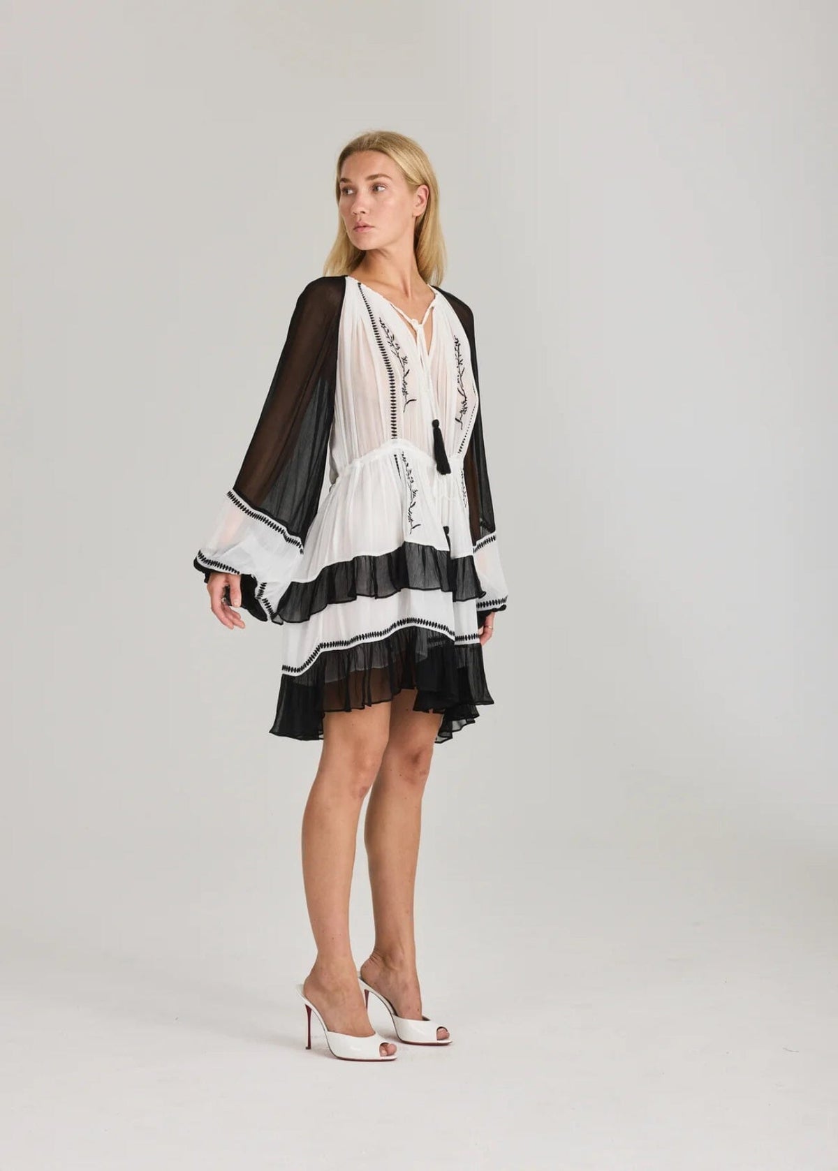 RAVN RAVN Aurora dress White/Black Kjole