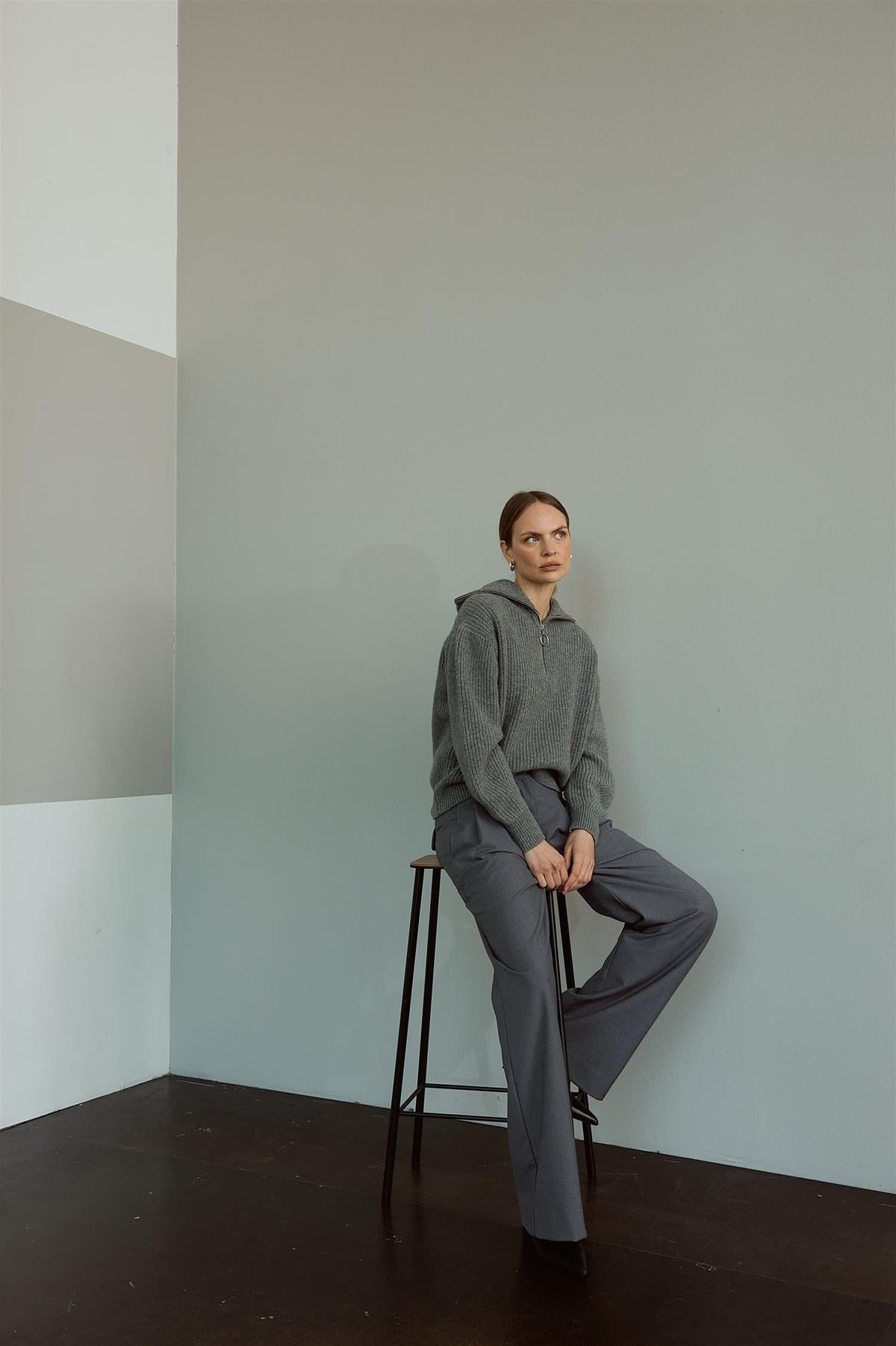 ArnieSays: Reeve Drapey Dk Grey Bukse