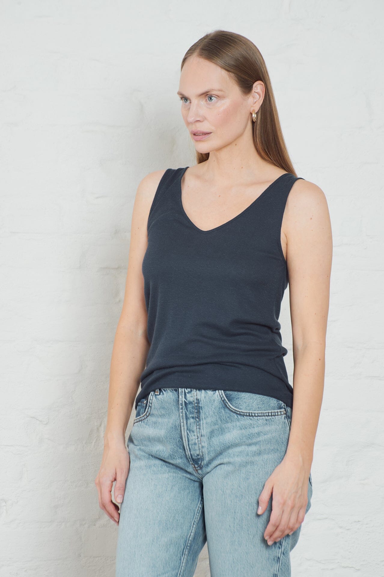 ArnieSays: Jasmien Linen Dk Navy T-shirt