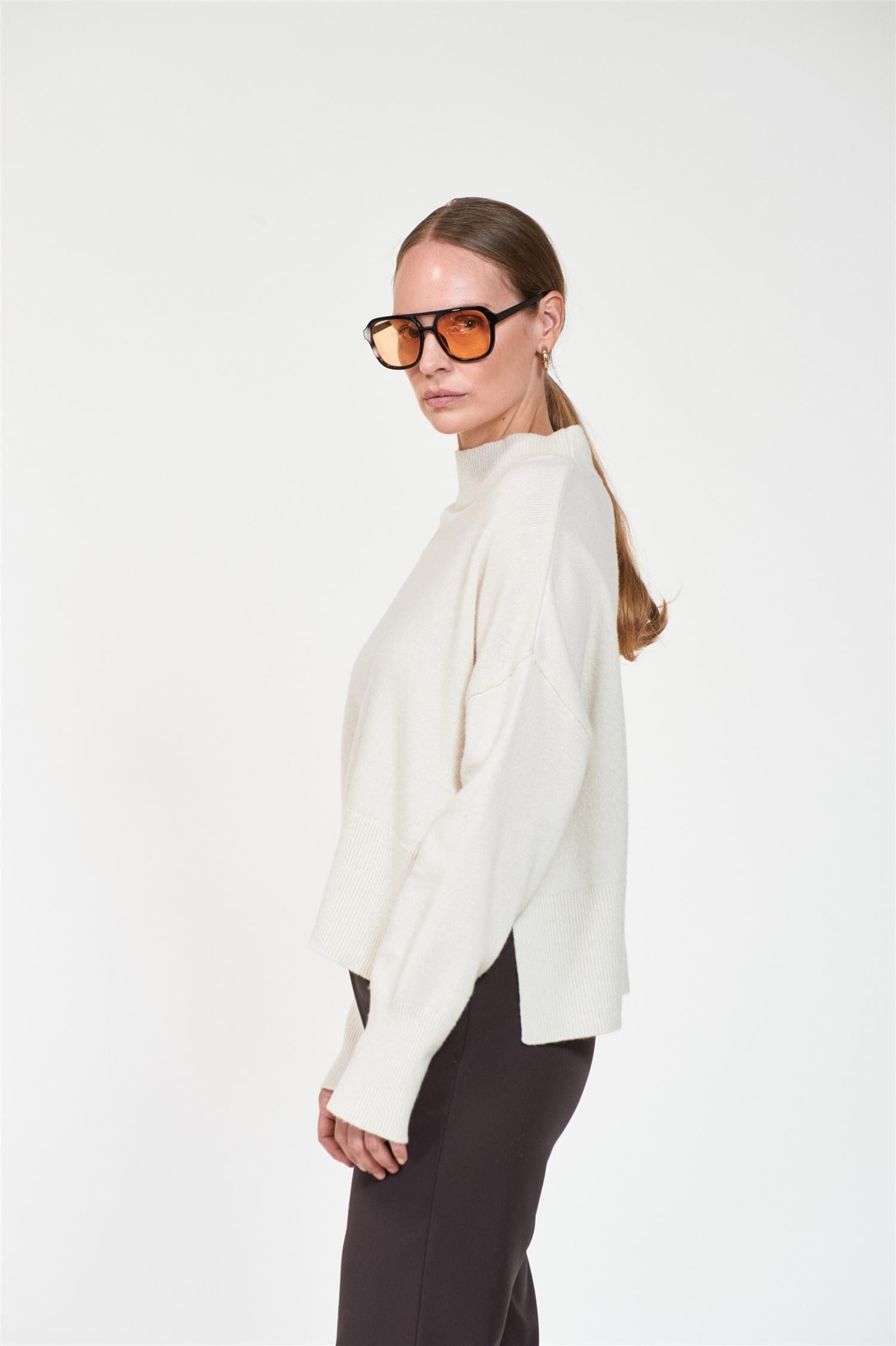 ArnieSays: Mandy Offwhite Genser