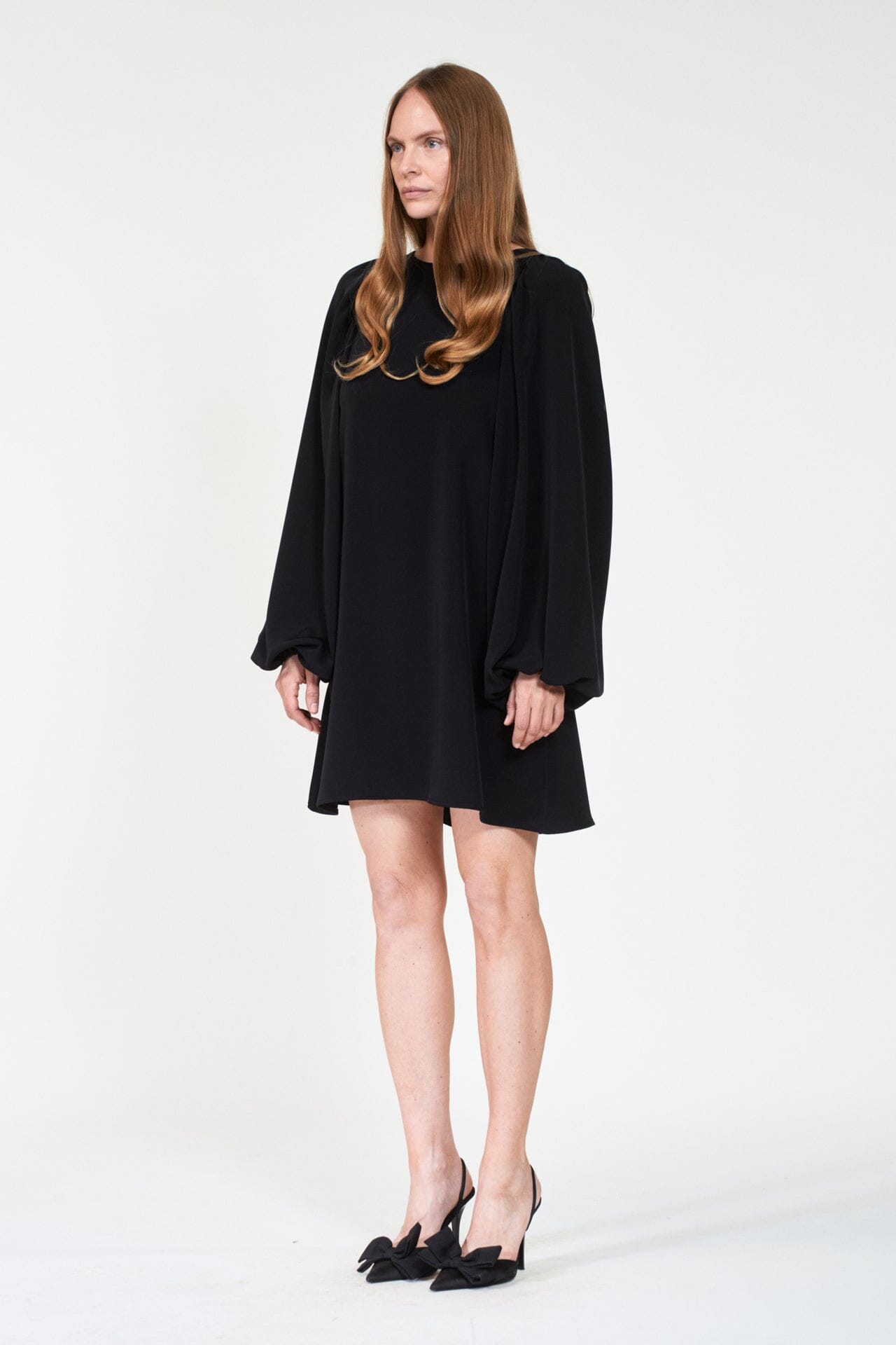 ArnieSays: VALERIA Crepe Black Kjole