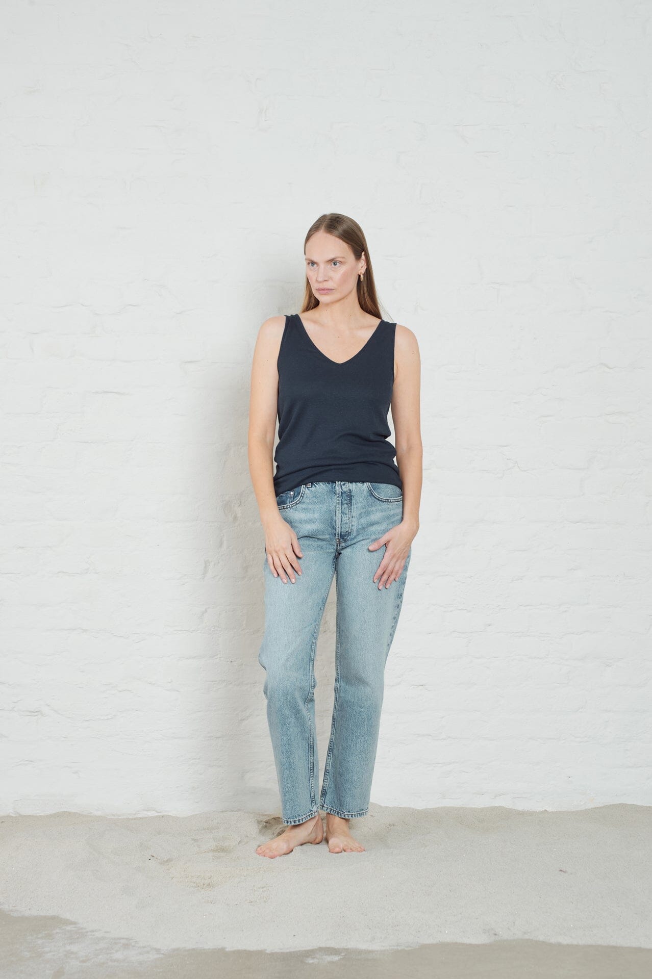 ArnieSays: Jasmien Linen Dk Navy T-shirt