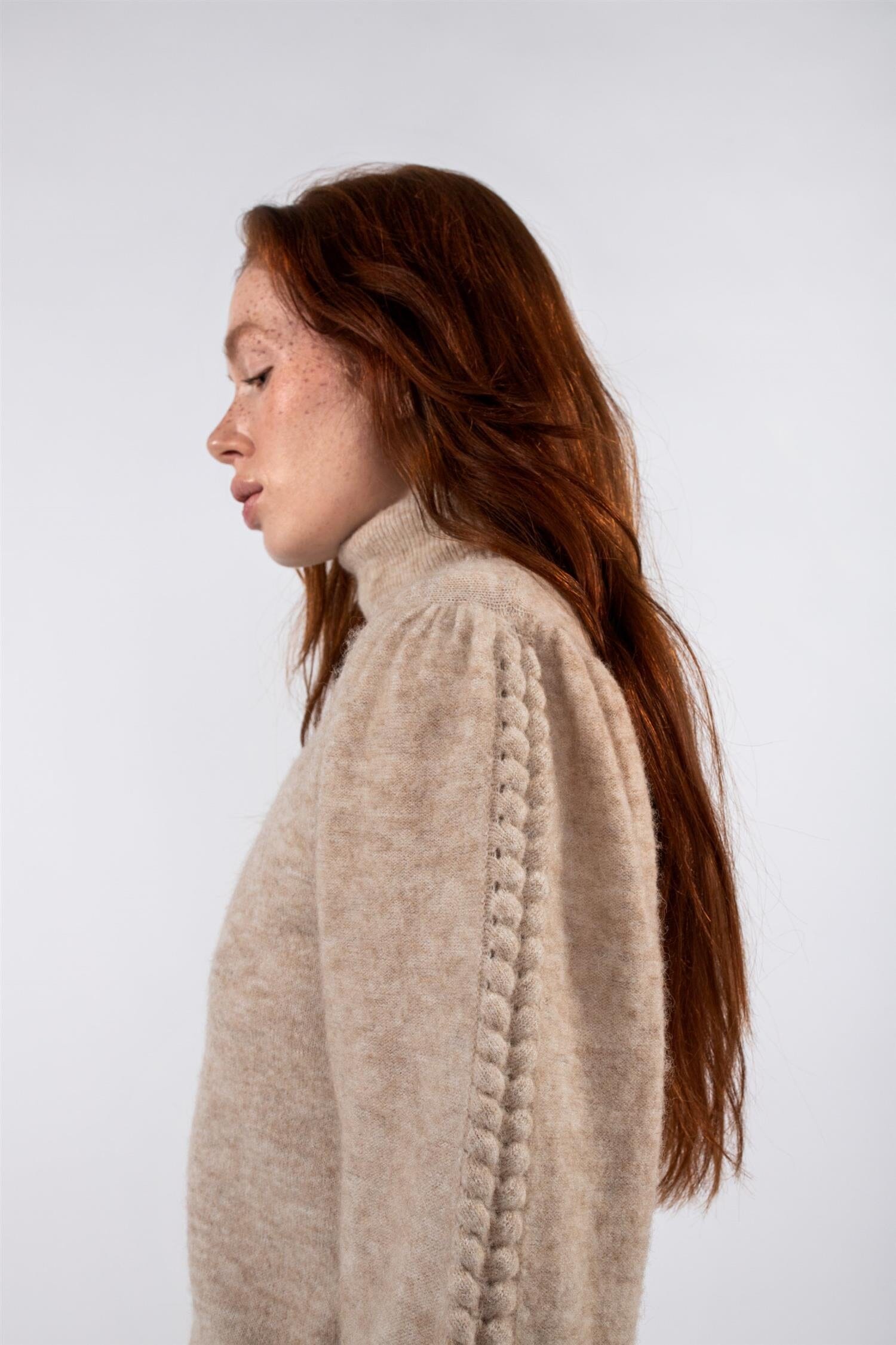 Maud Ava Knit Sand Genser