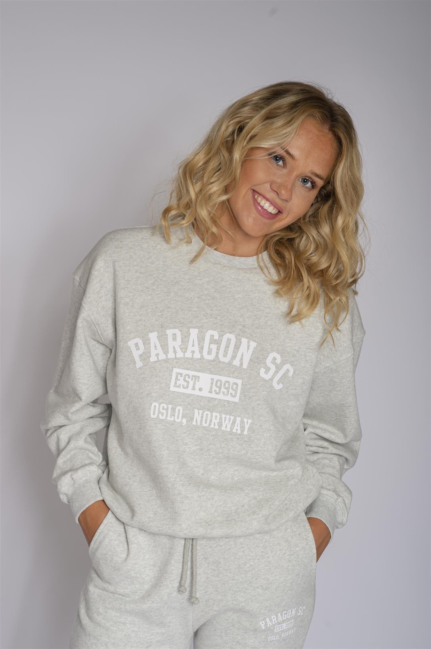 Paragon Aria Sweat Grey Melange Genser