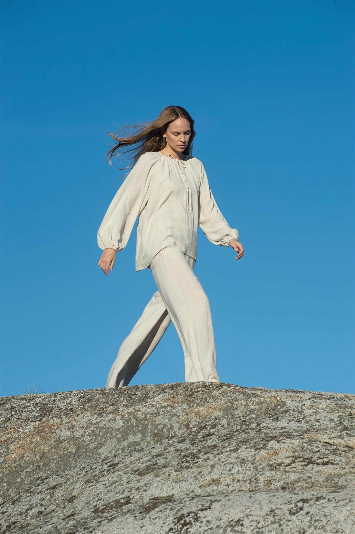 ArnieSays: Daphne Linen Light Beige Melange Bluse
