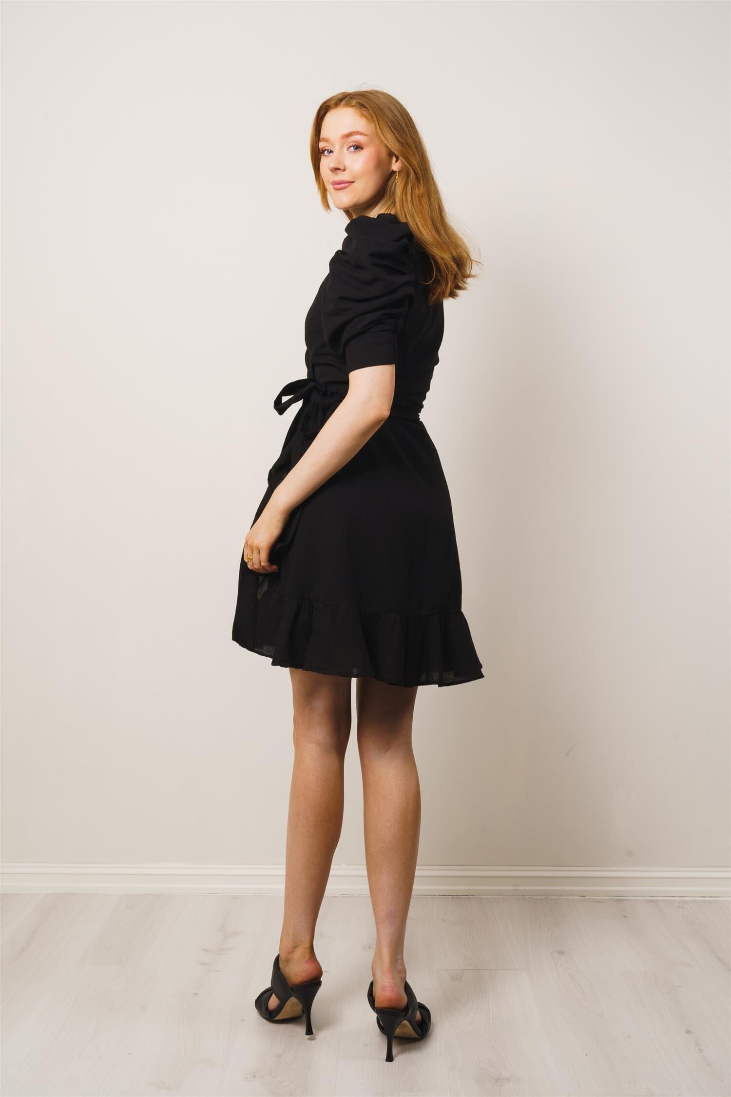 OSMINE af nor Valkyrie Linen Black Kjole