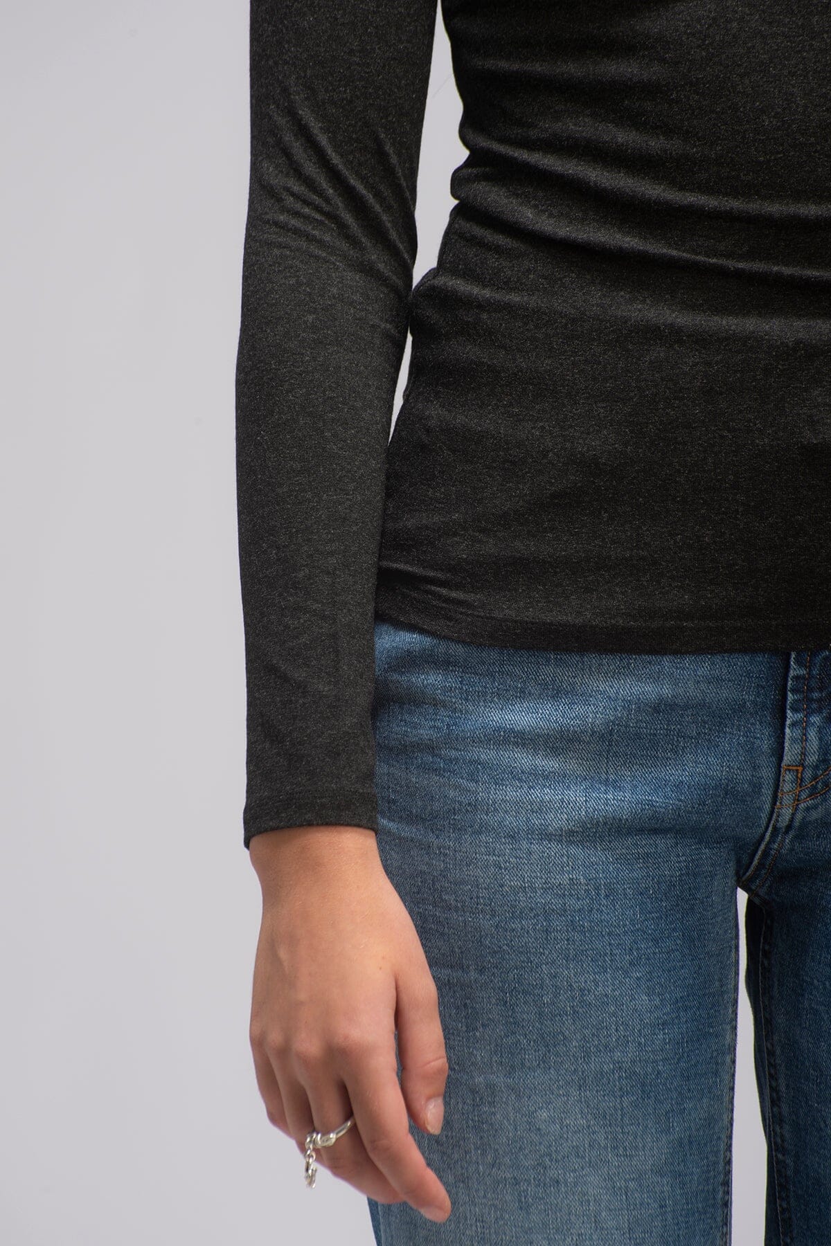 Majestic Filatures Viscose Long-Sleeve Round-Neck Anthracite T-shirt