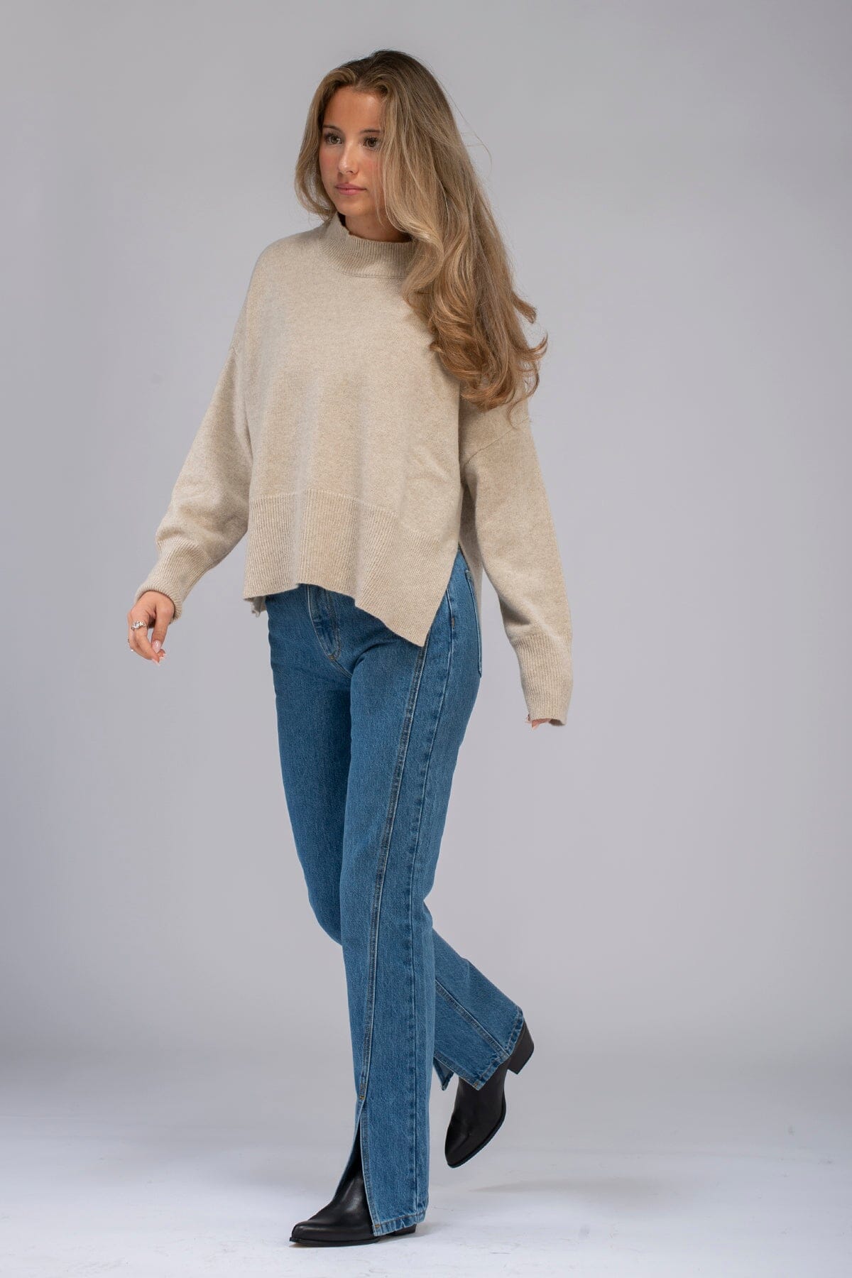 ArnieSays: Mandy Beige Melange Genser