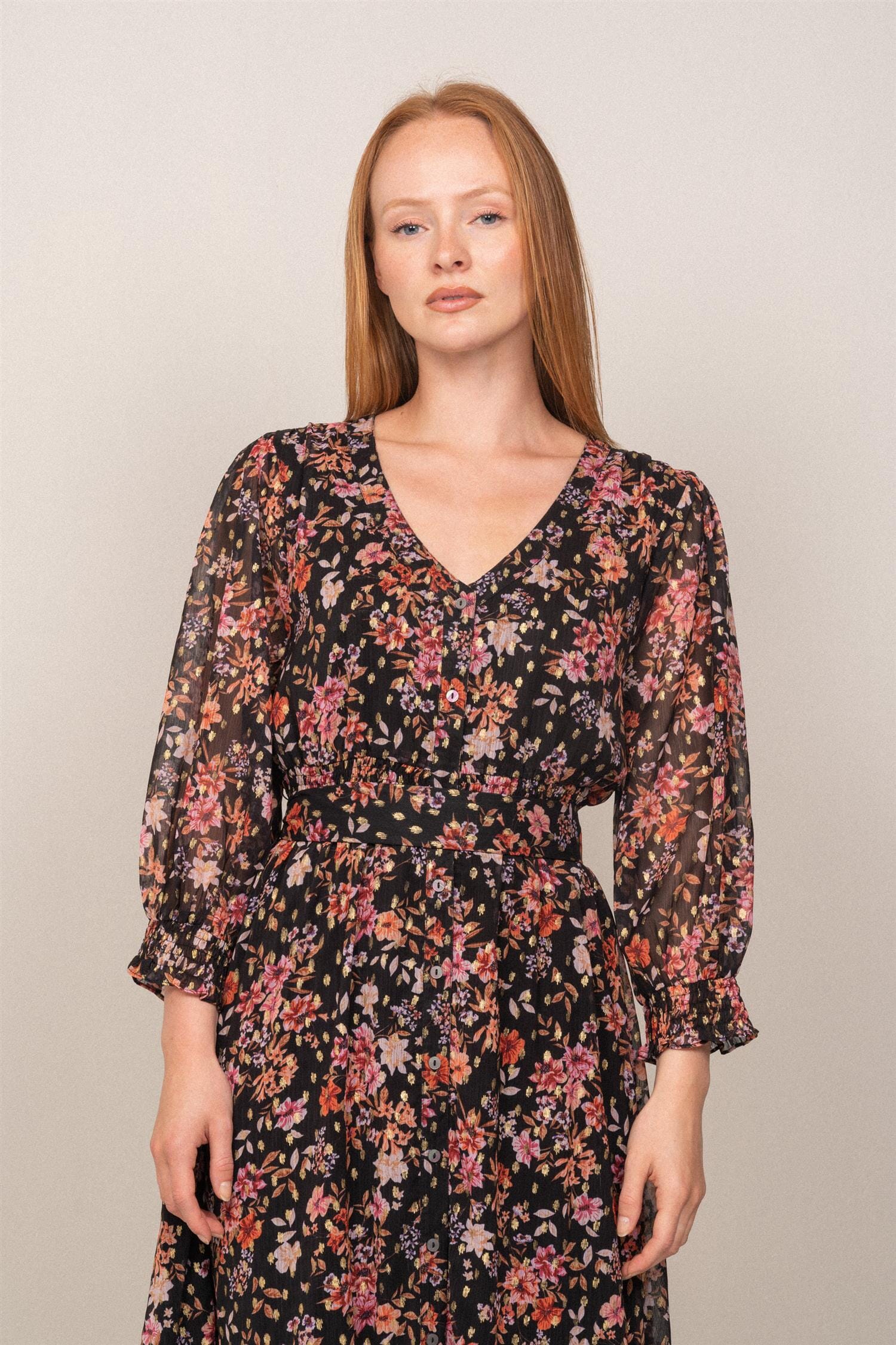 OSMINE af nor Gyri Golden Flower Dress Black Print Kjole