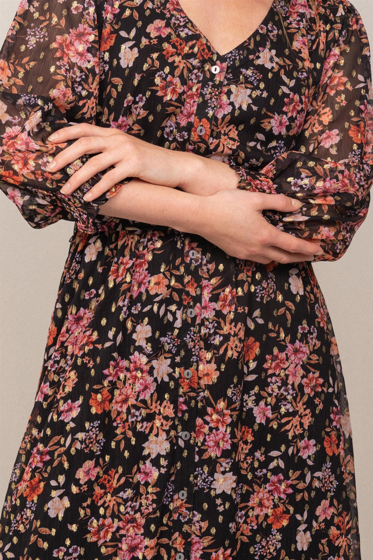 OSMINE af nor Gyri Golden Flower Dress Black Print Kjole