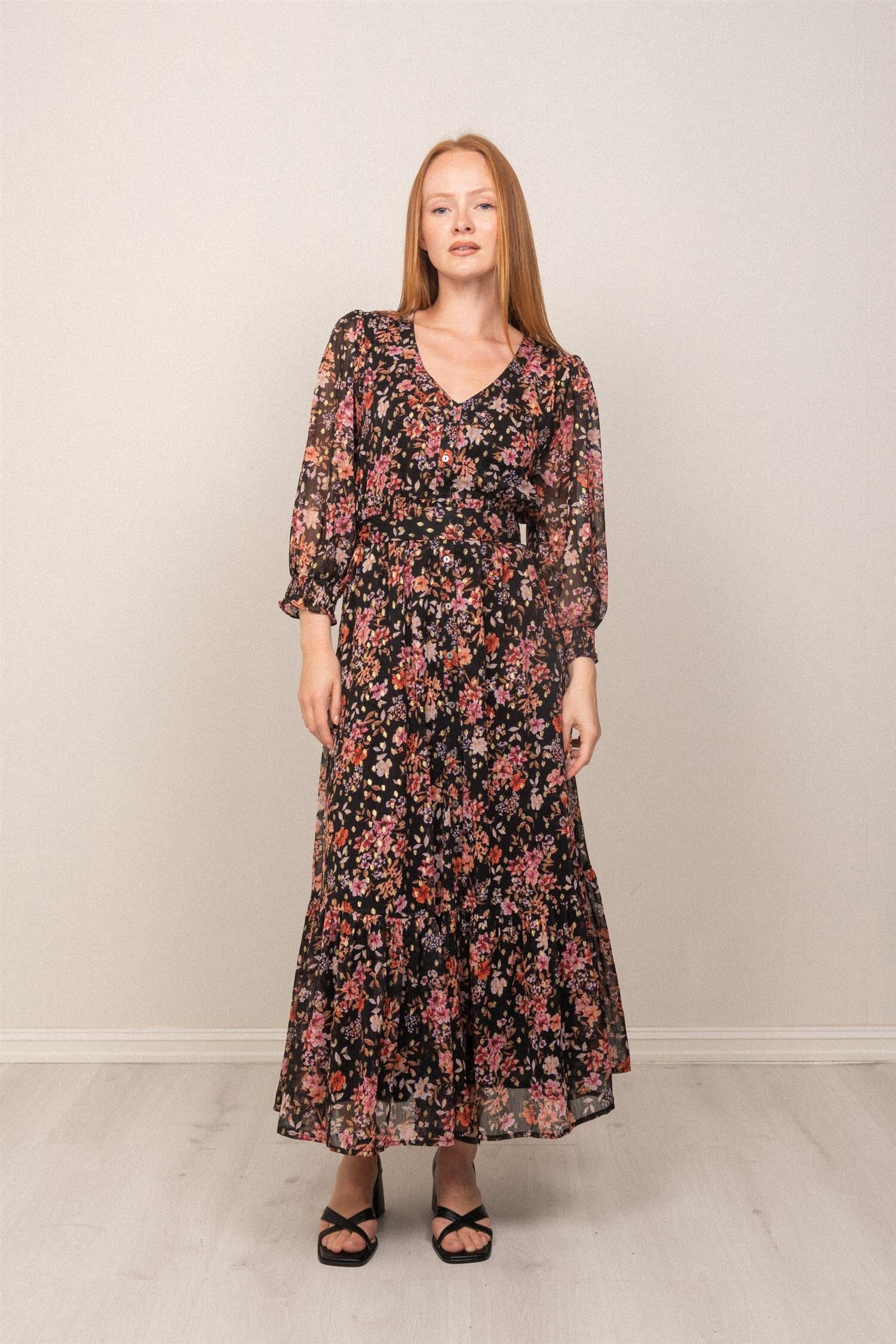 OSMINE af nor Gyri Golden Flower Dress Black Print Kjole