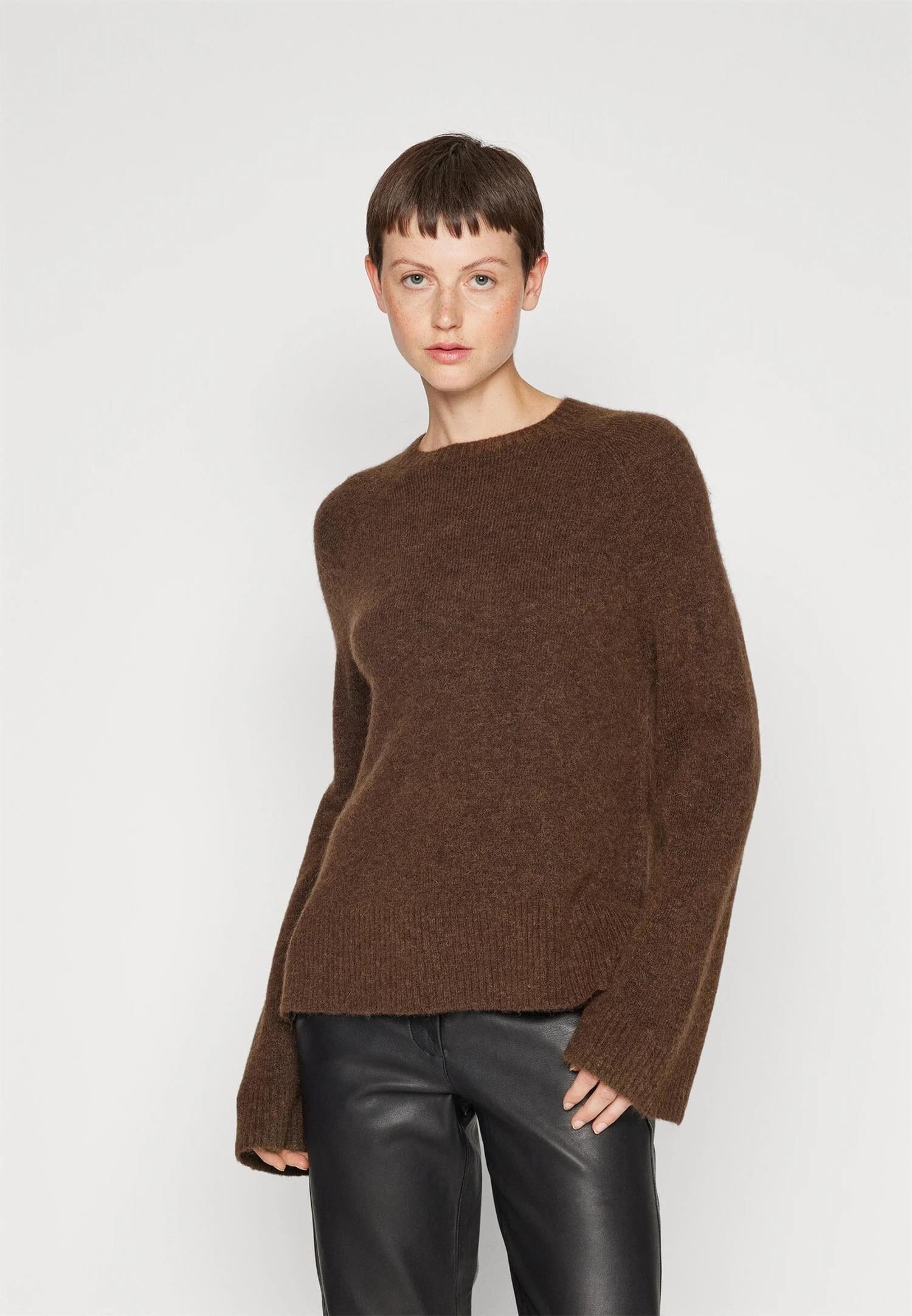 Moss Copenhagen Ceara Hope Raglan Pullover Cocoa Genser