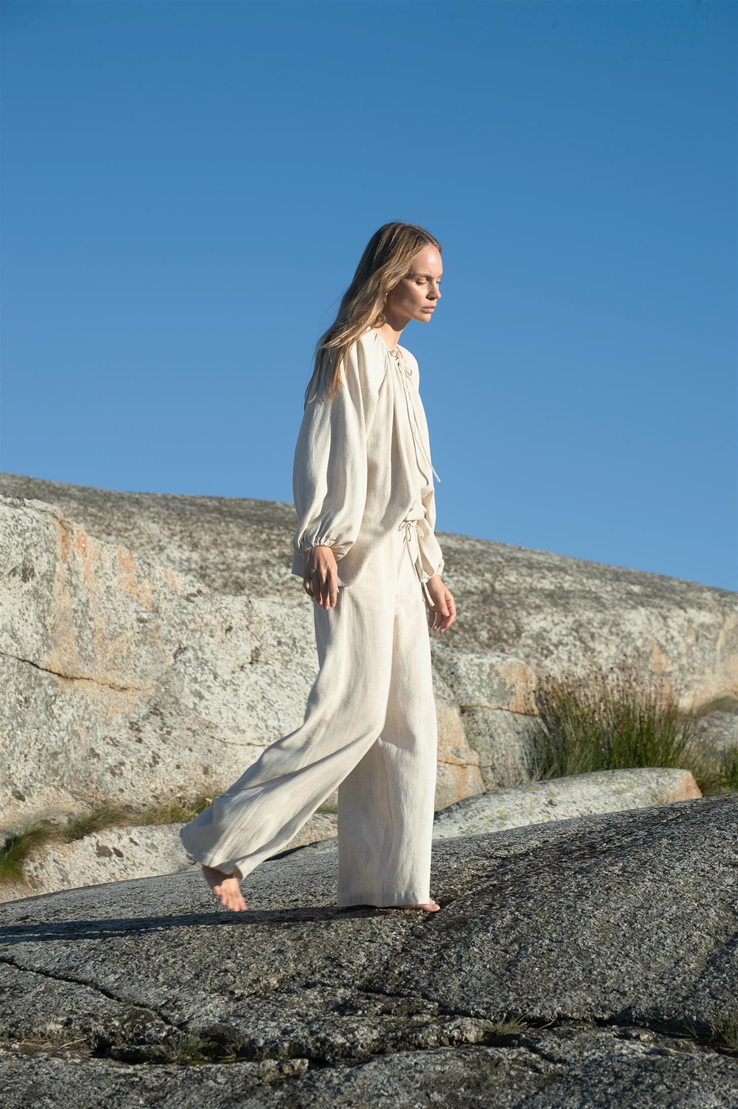 ArnieSays: Daphne Linen Light Beige Melange Bluse