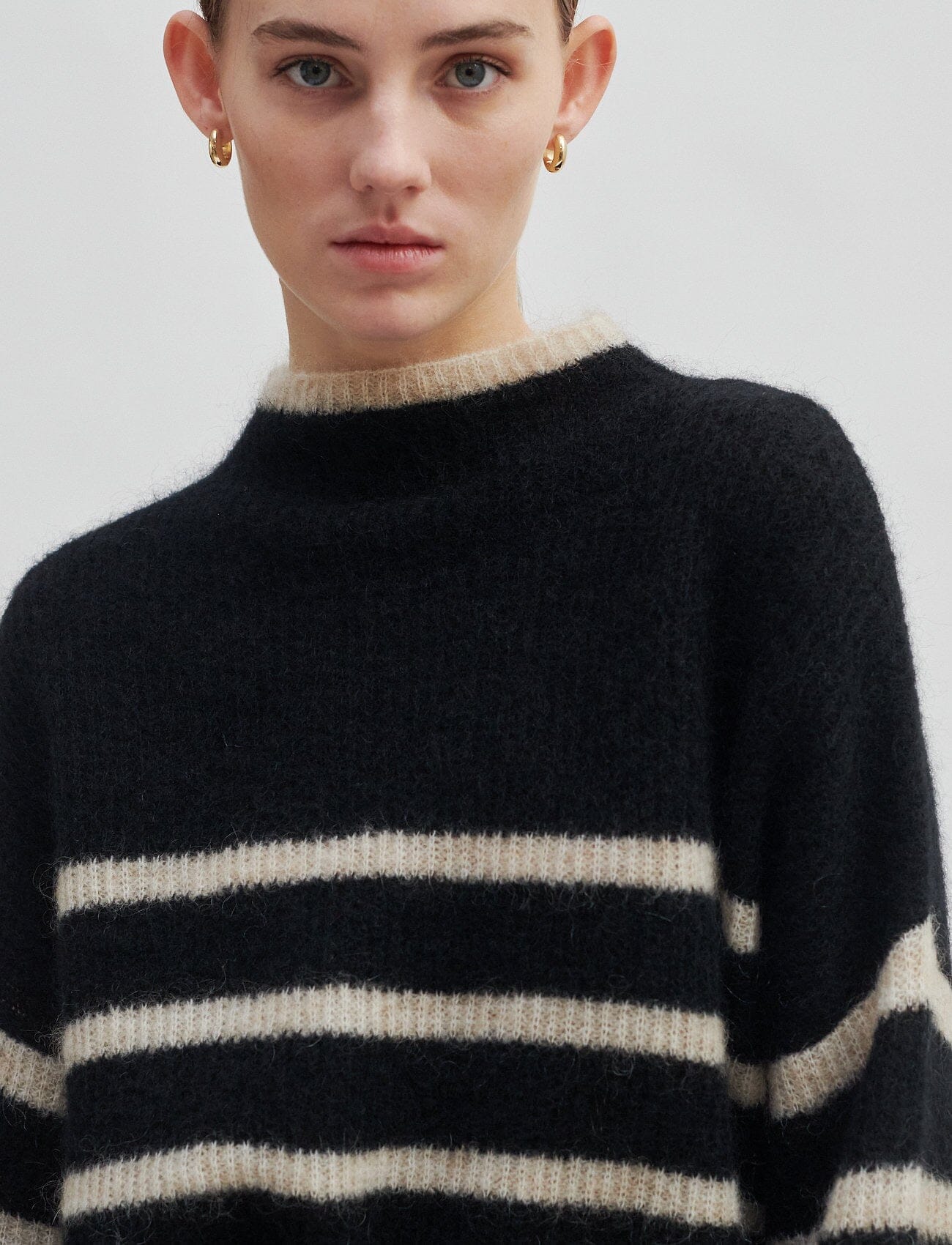 Second Female Ovalis Knit T-Neck Black Genser