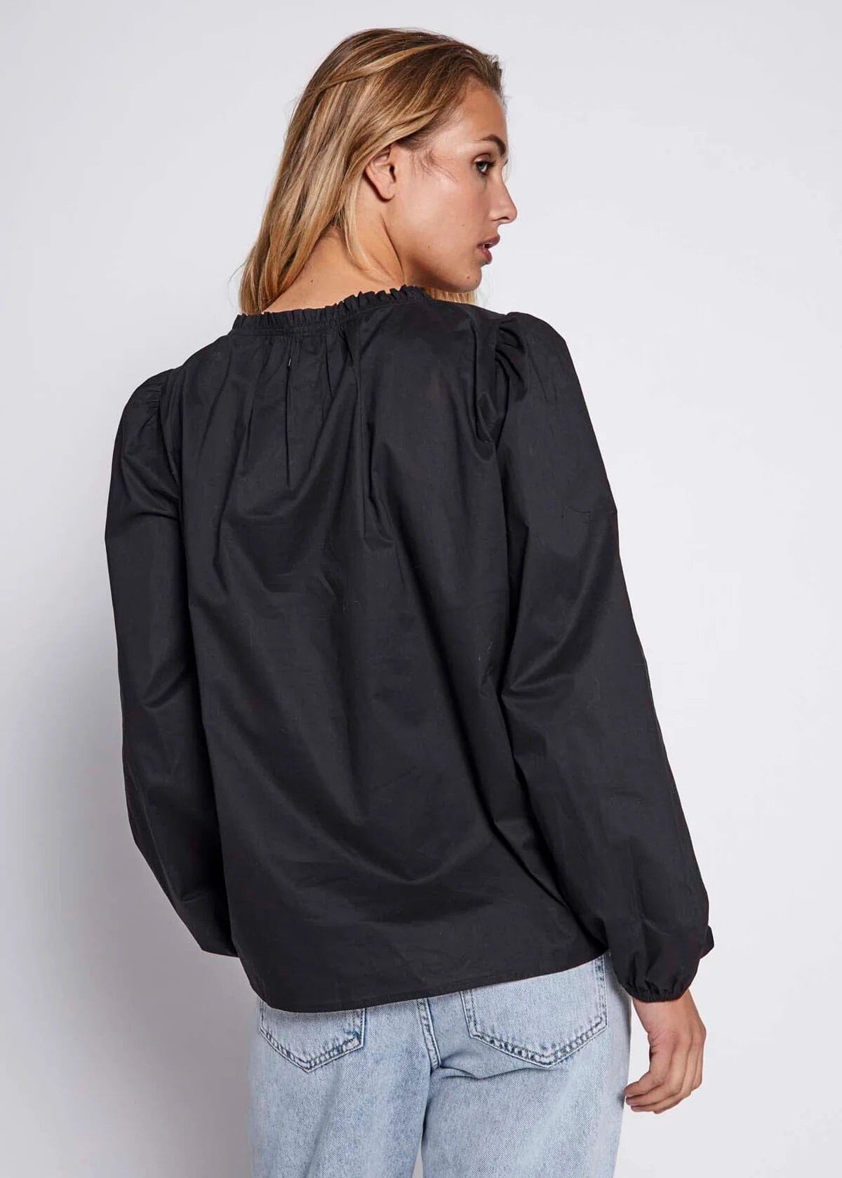 Norr Opal Top Black Topp